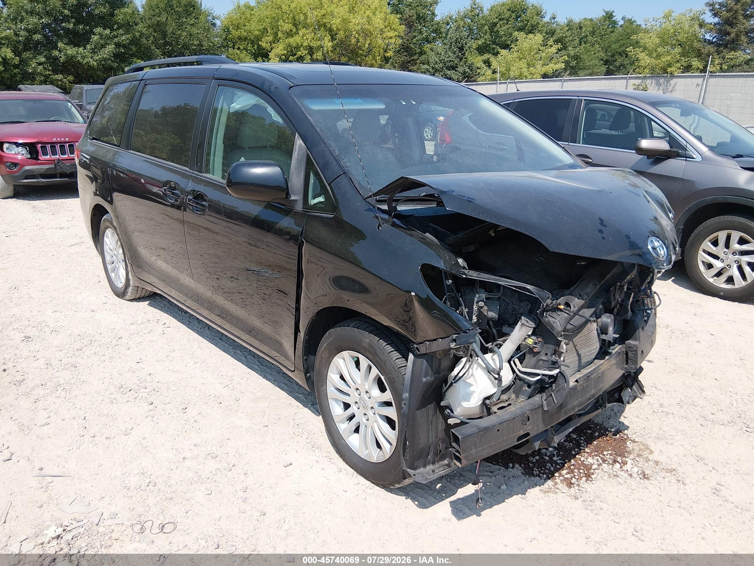 2012 Toyota Sienna Xle V6 8 Passenger Gray vin: 5TDYK3DC1CS226584