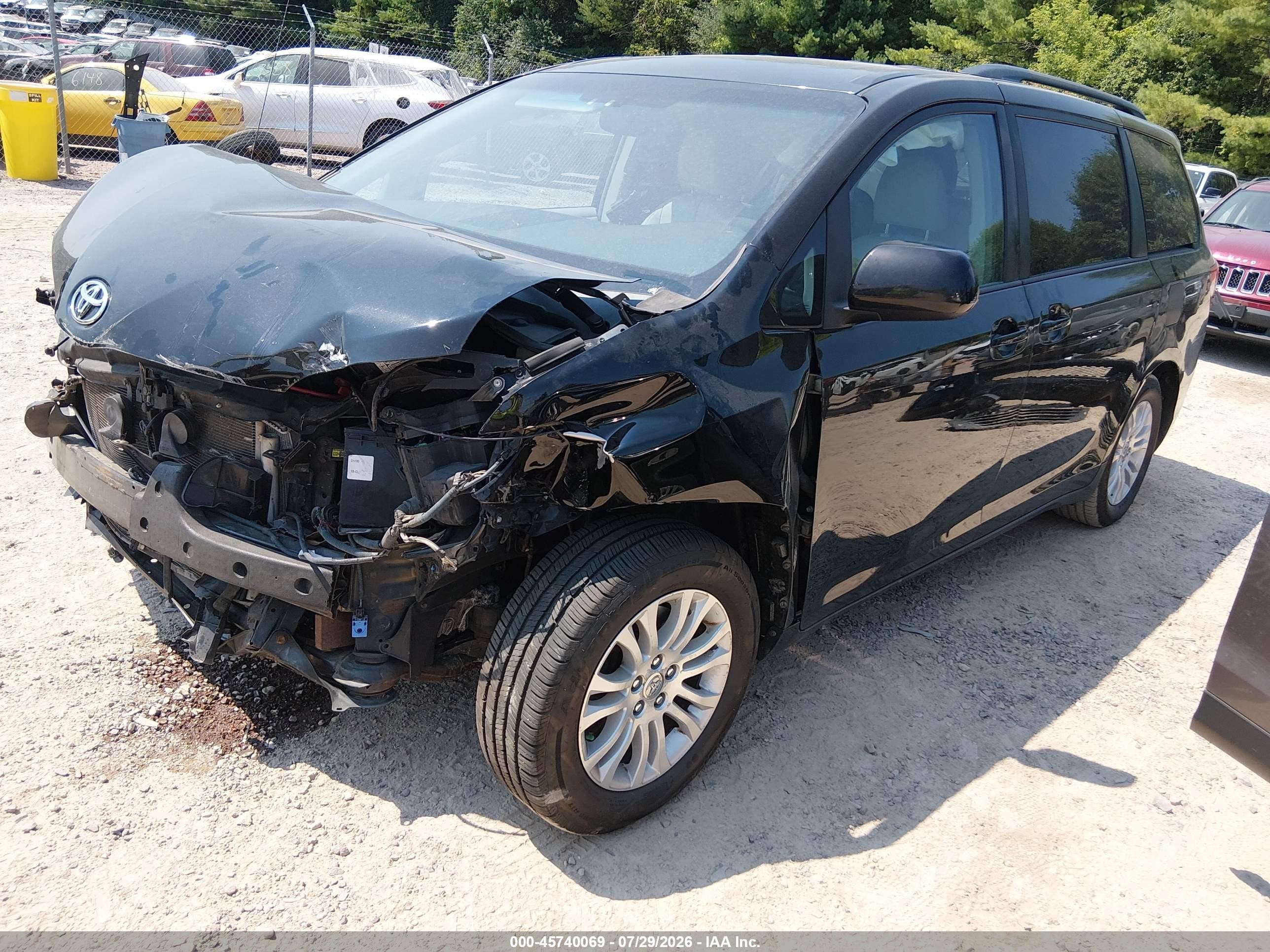 2012 Toyota Sienna Xle V6 8 Passenger Gray vin: 5TDYK3DC1CS226584