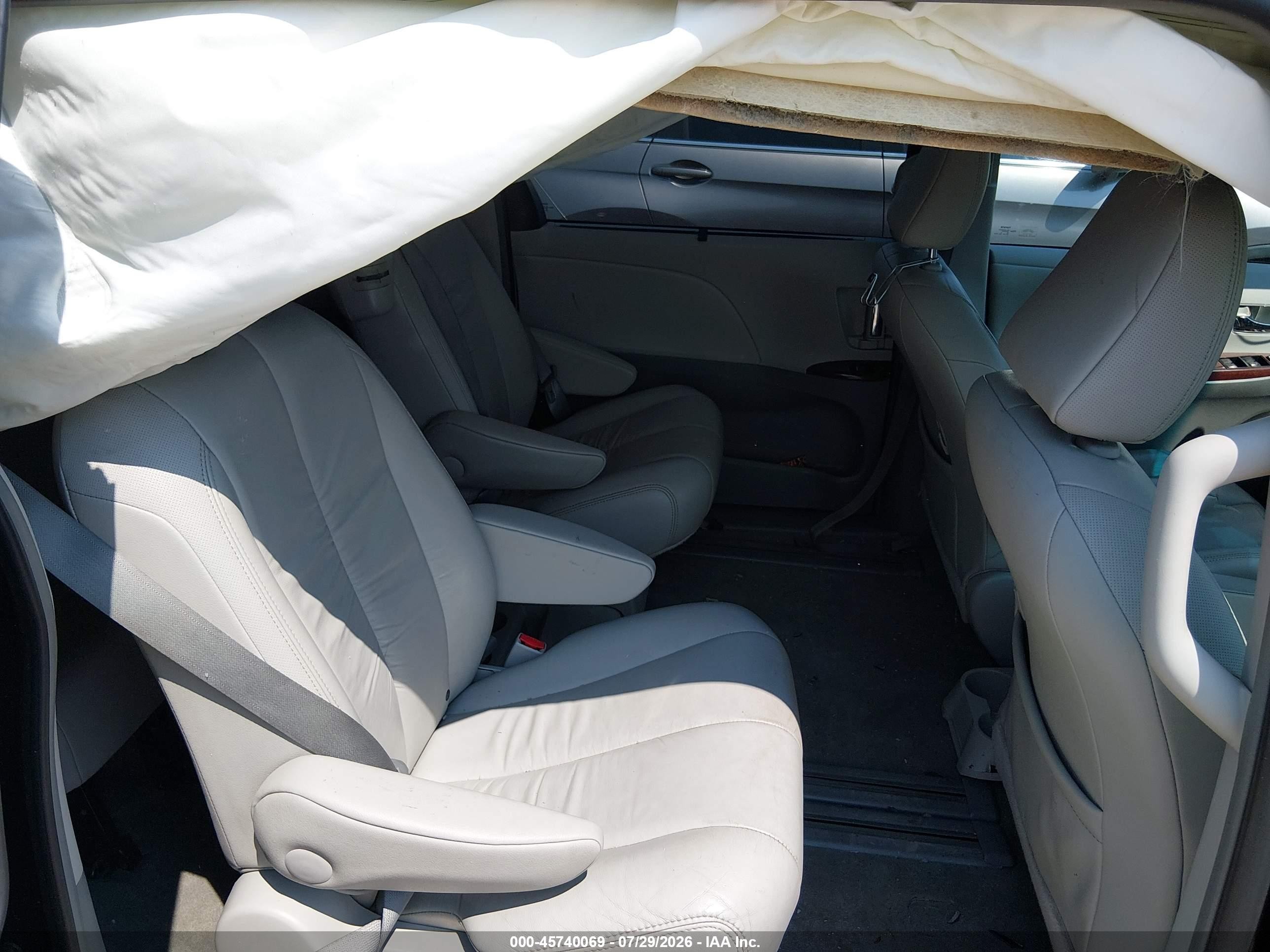 2012 Toyota Sienna Xle V6 8 Passenger Gray vin: 5TDYK3DC1CS226584