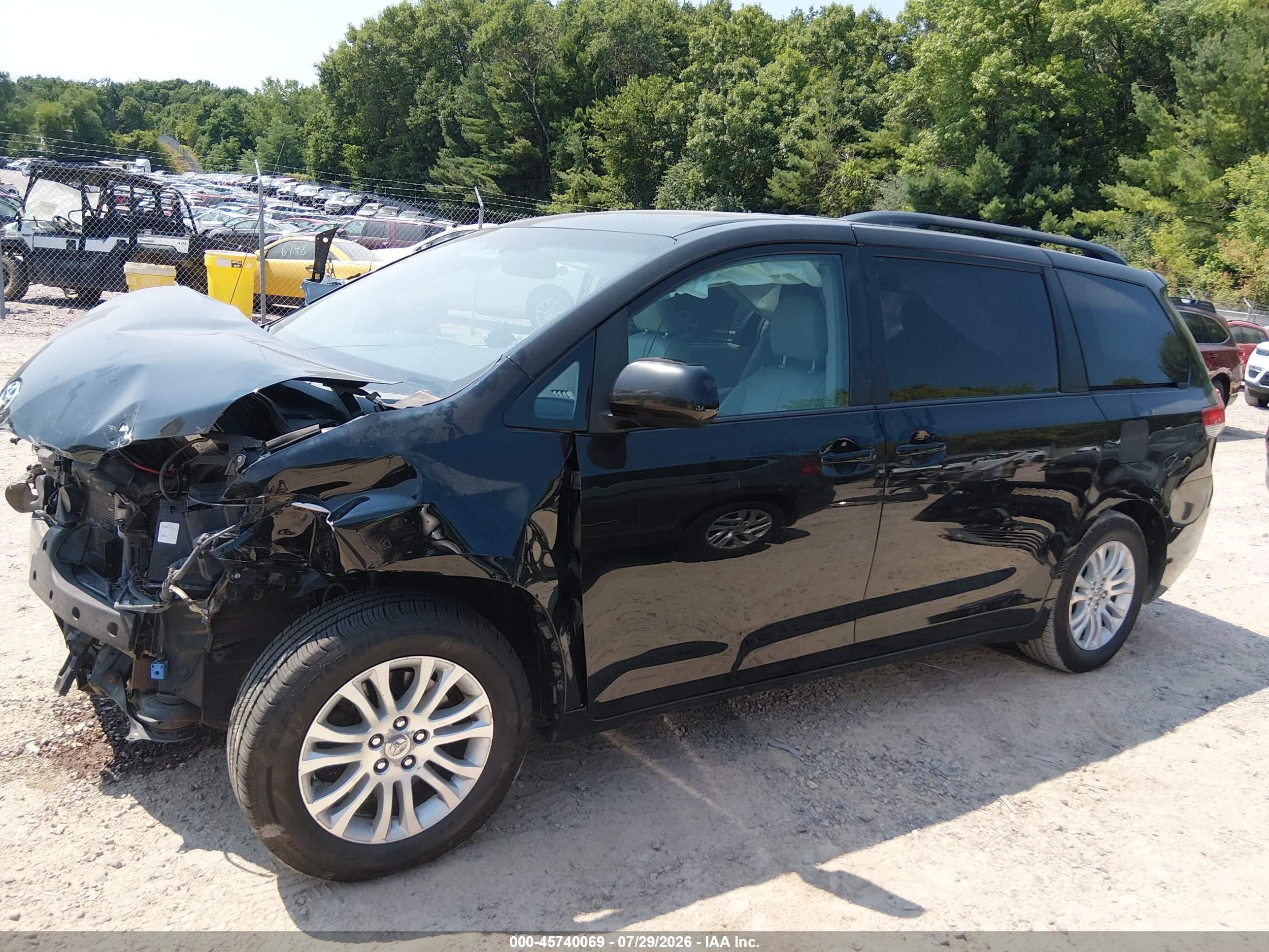 2012 Toyota Sienna Xle V6 8 Passenger Gray vin: 5TDYK3DC1CS226584