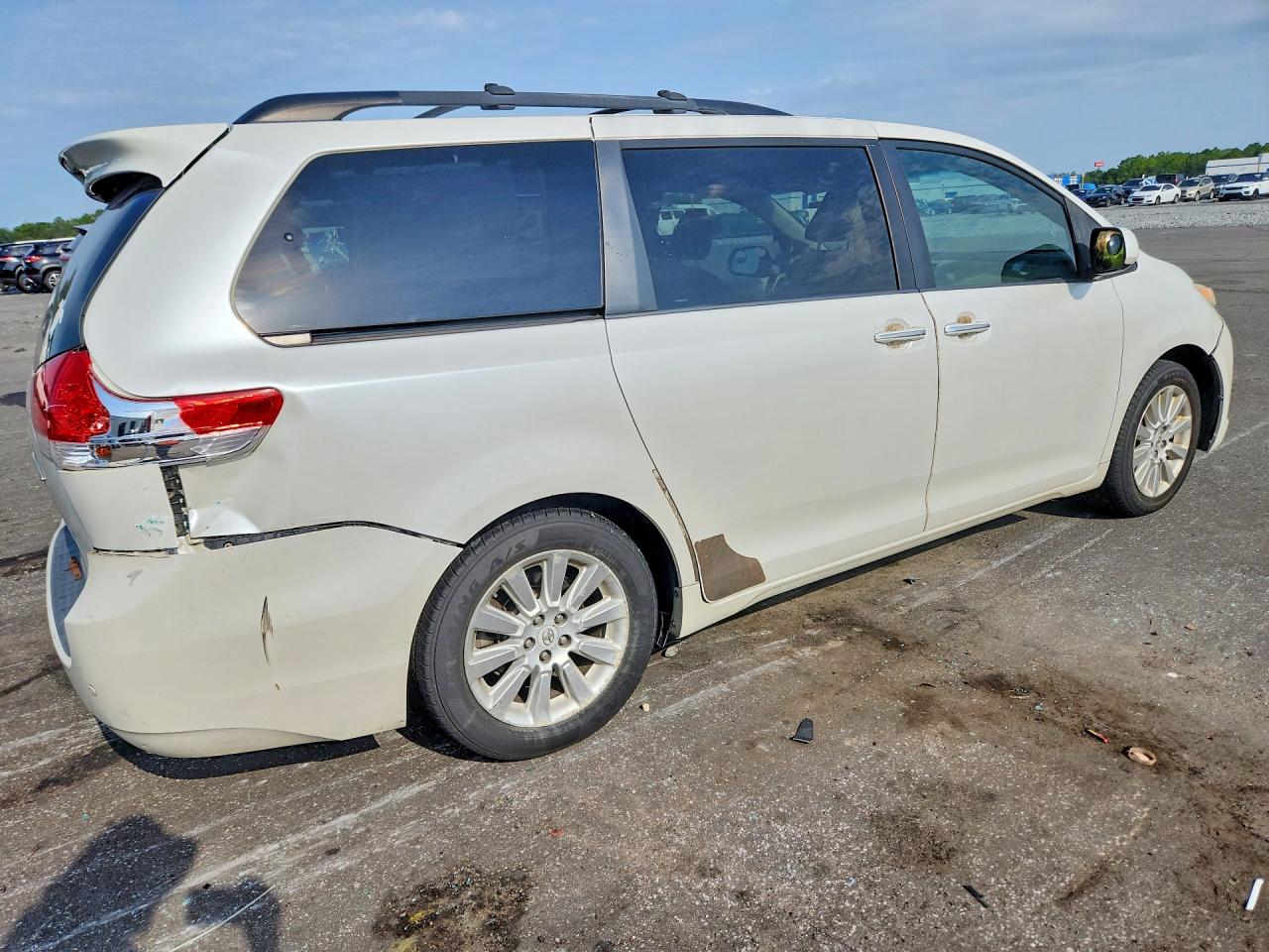 2012 Toyota Sienna Limited 7-passenger White vin: 5TDYK3DC1CS236712