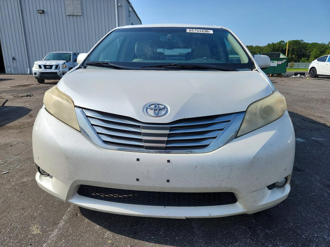 2012 Toyota Sienna Limited 7-passenger White vin: 5TDYK3DC1CS236712