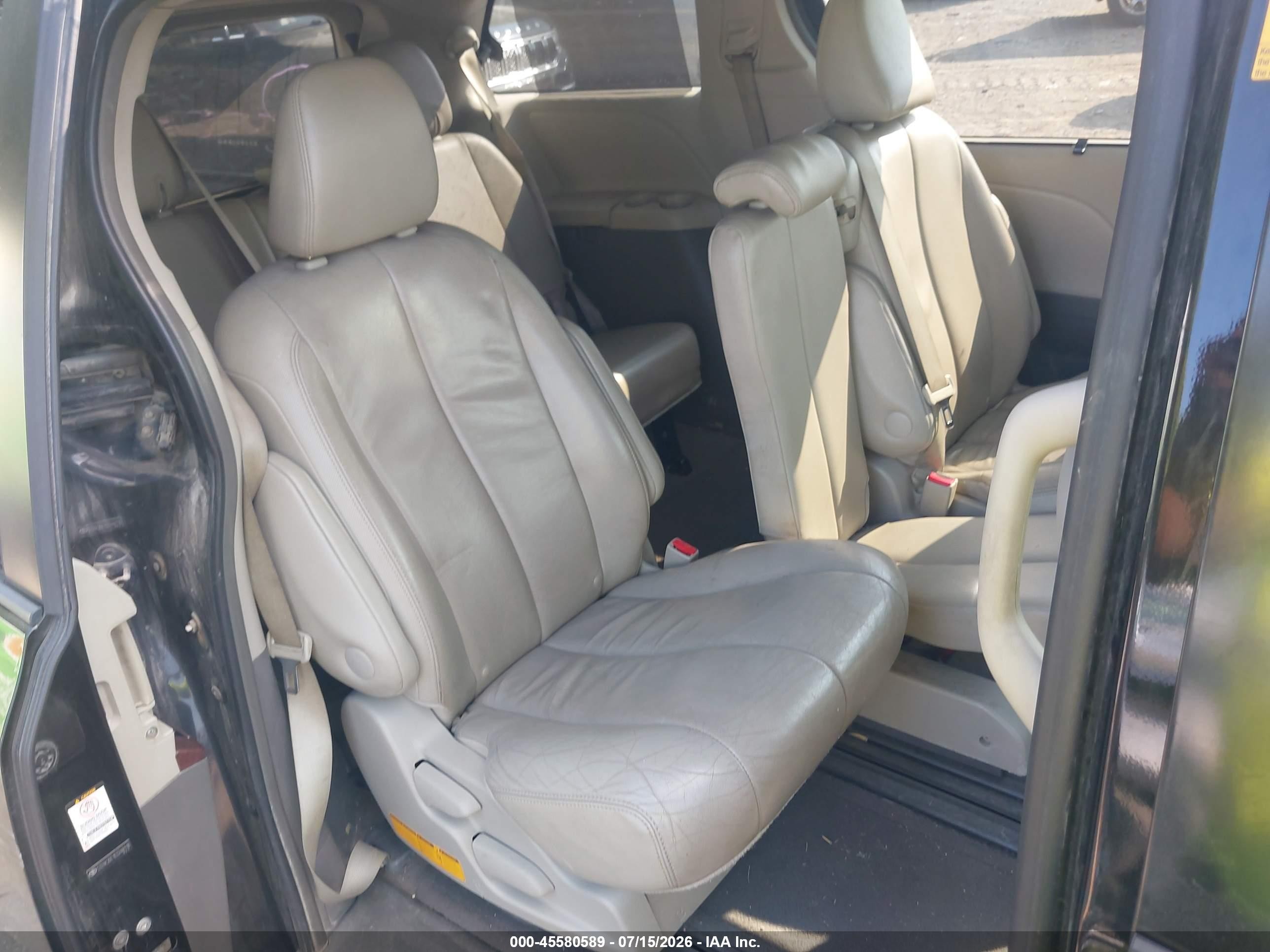 2012 Toyota Sienna Xle V6 8 Passenger Черный vin: 5TDYK3DC1CS248116
