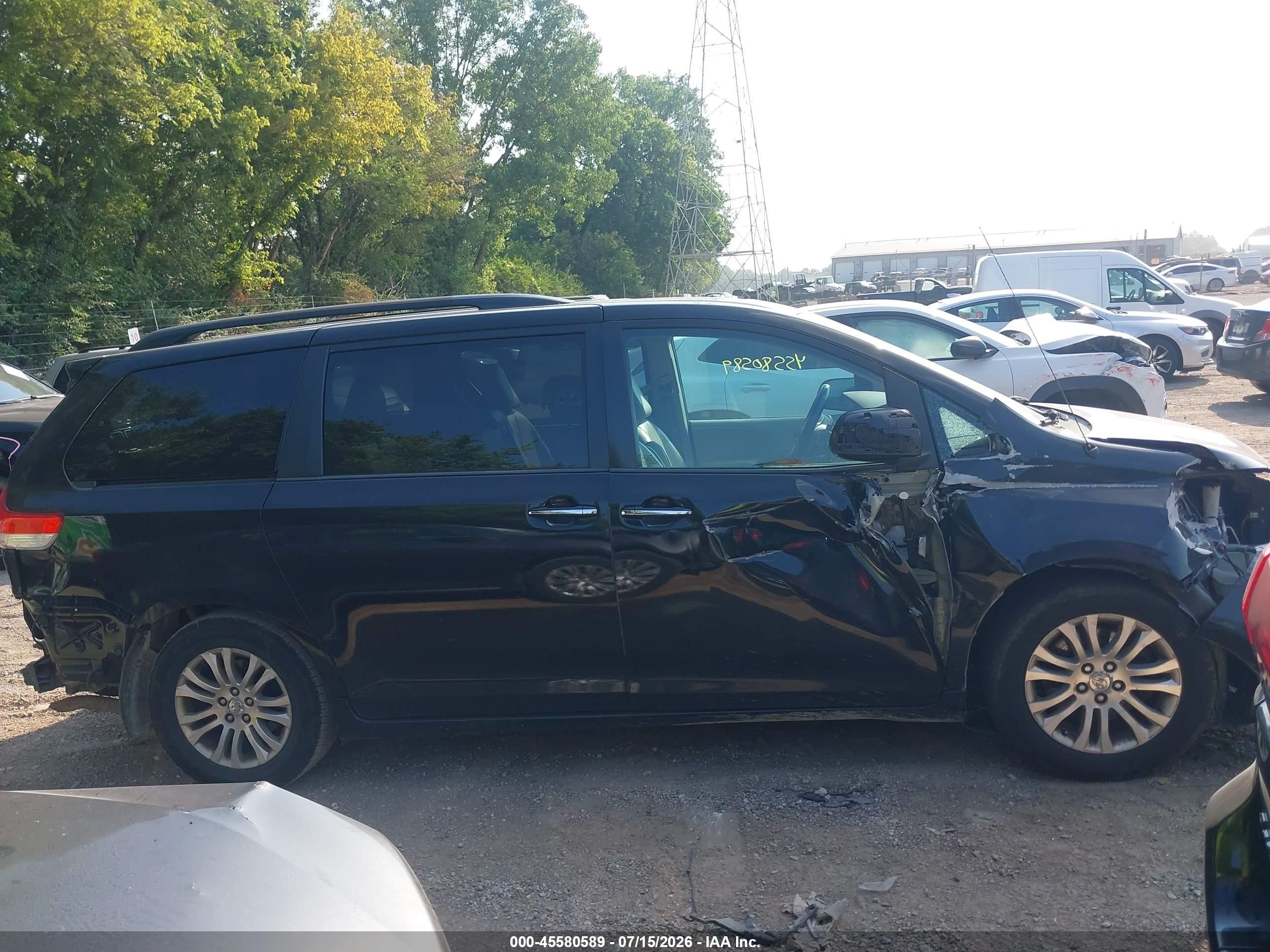 2012 Toyota Sienna Xle V6 8 Passenger Черный vin: 5TDYK3DC1CS248116
