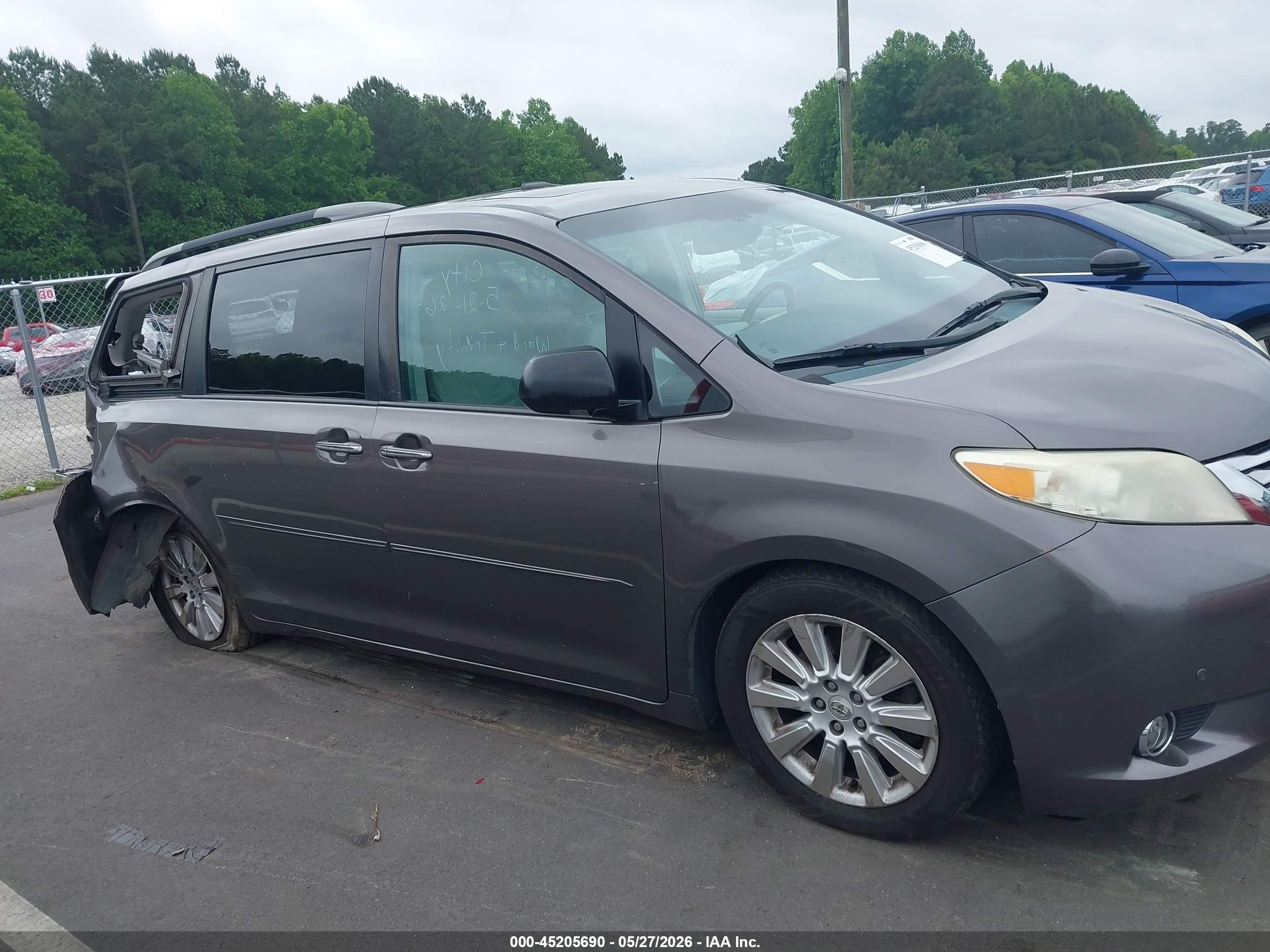 2012 Toyota Sienna Xle/limited Gray vin: 5TDYK3DC1CS261271