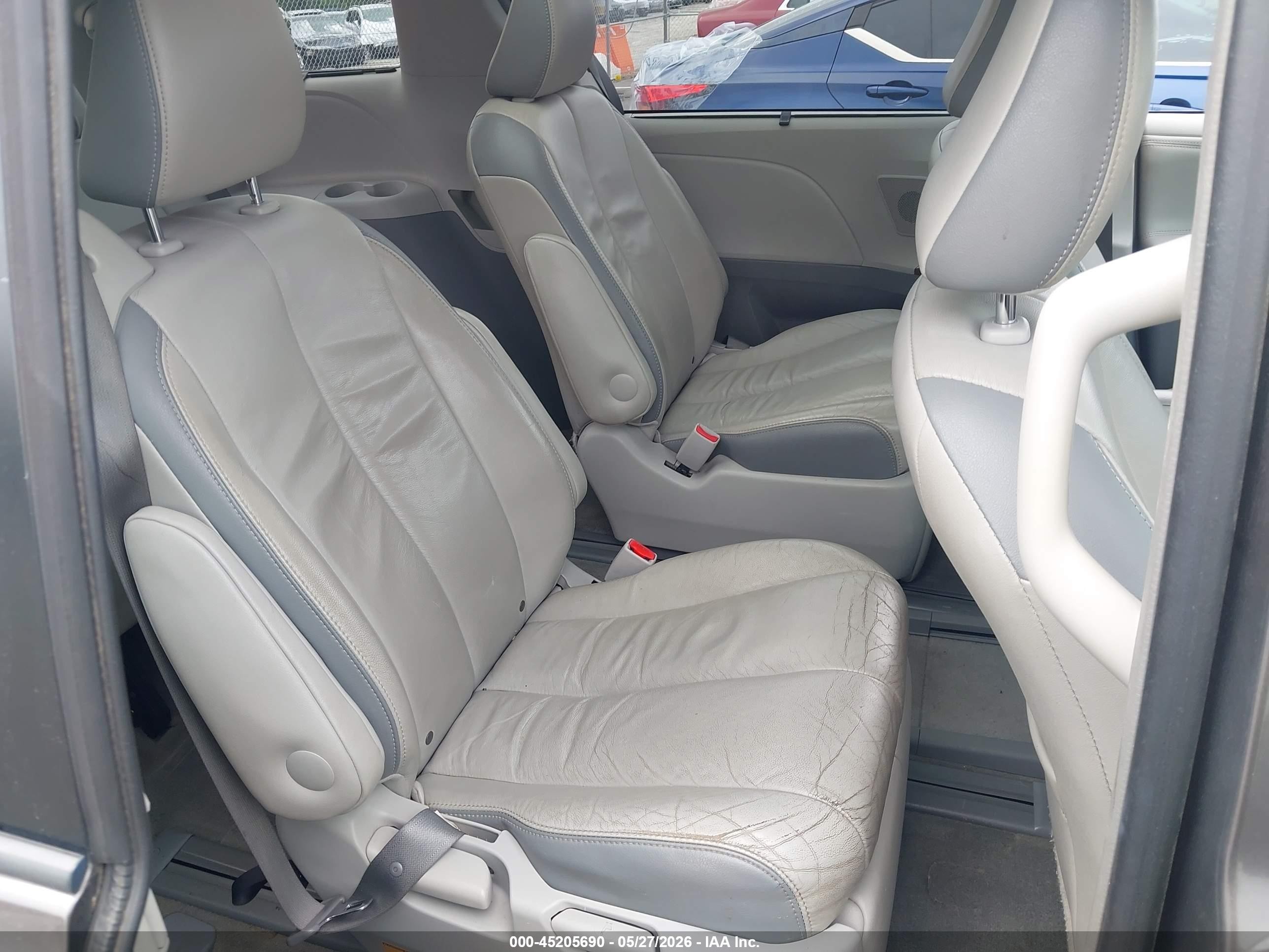 2012 Toyota Sienna Xle/limited Gray vin: 5TDYK3DC1CS261271