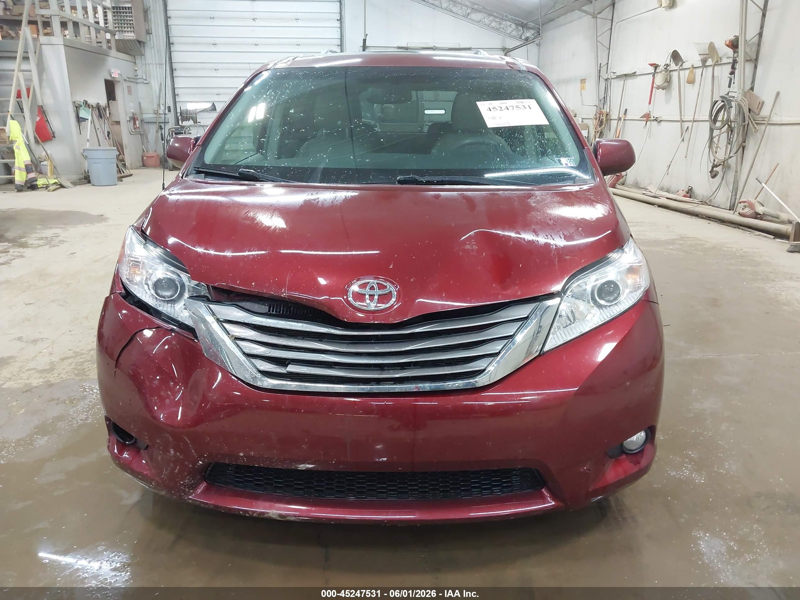 2012 Toyota Sienna Xle V6 8 Passenger Красный vin: 5TDYK3DC1CS262839