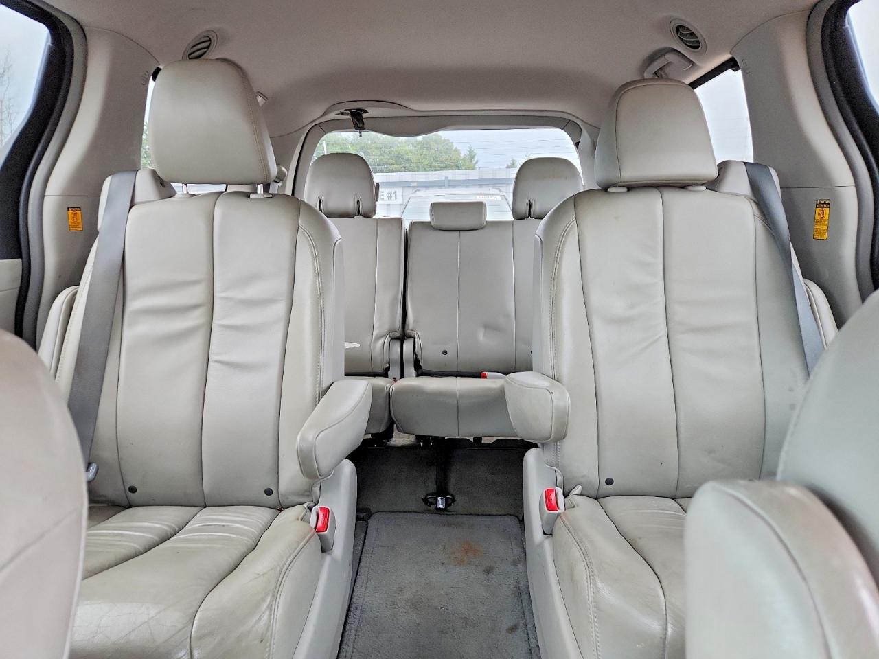 2013 Toyota Sienna Xle 8-passenger Gray vin: 5TDYK3DC1DS281814
