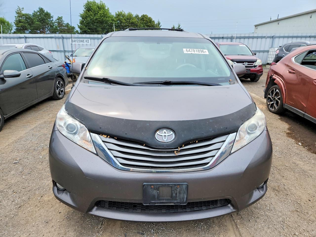 2013 Toyota Sienna Xle 8-passenger Gray vin: 5TDYK3DC1DS281814