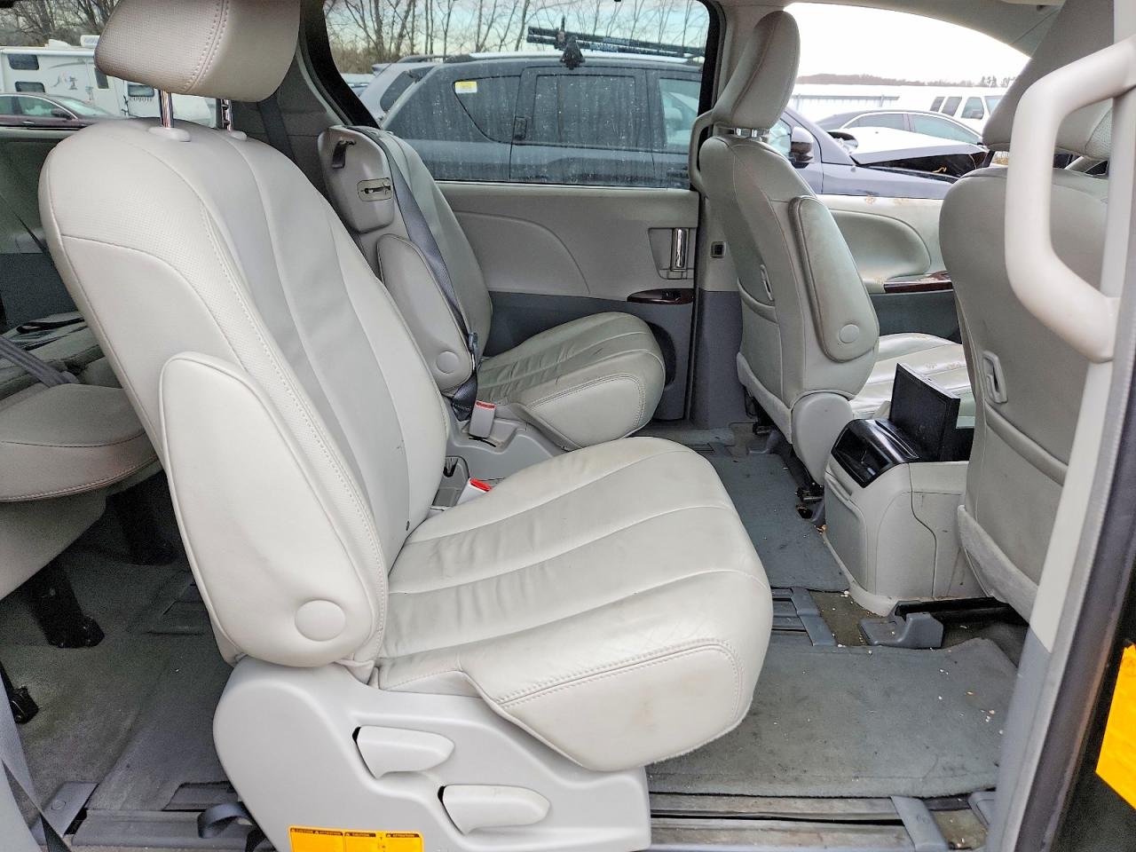 2013 Toyota Sienna Black vin: 5TDYK3DC1DS290447
