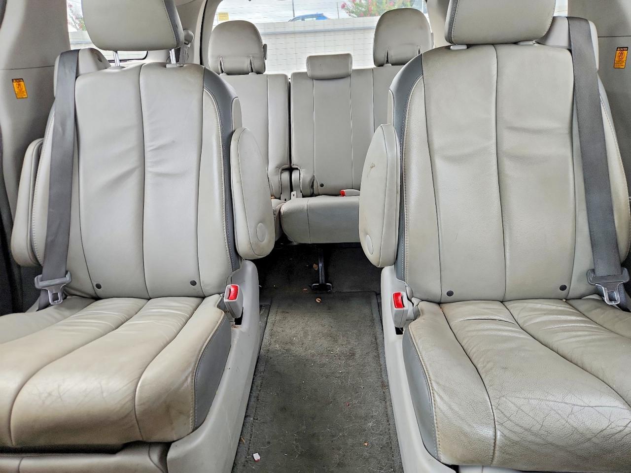2013 Toyota Sienna Limited 7-passenger Silver vin: 5TDYK3DC1DS346838