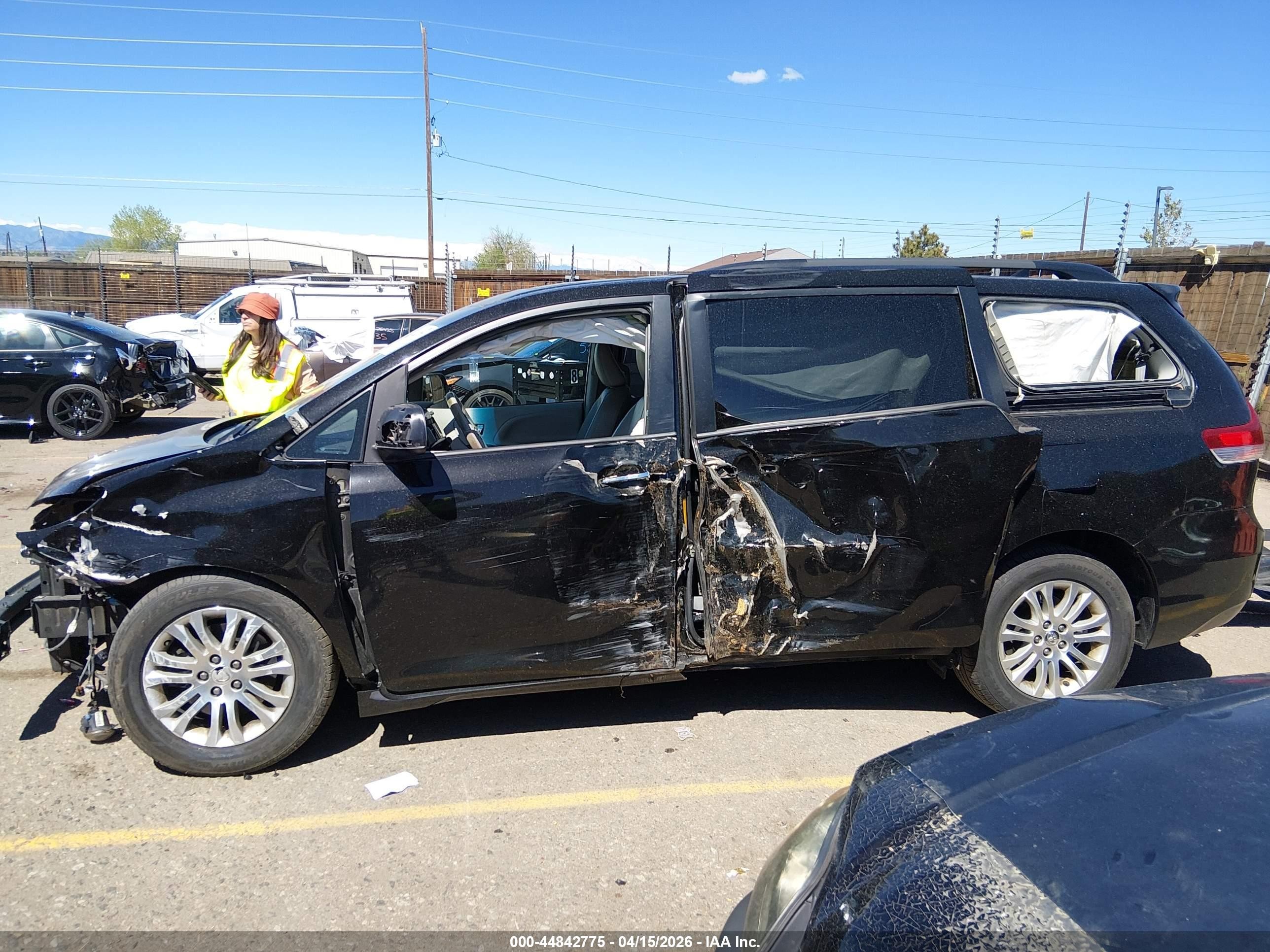 2013 Toyota Sienna Xle V6 8 Passenger Black vin: 5TDYK3DC1DS349724