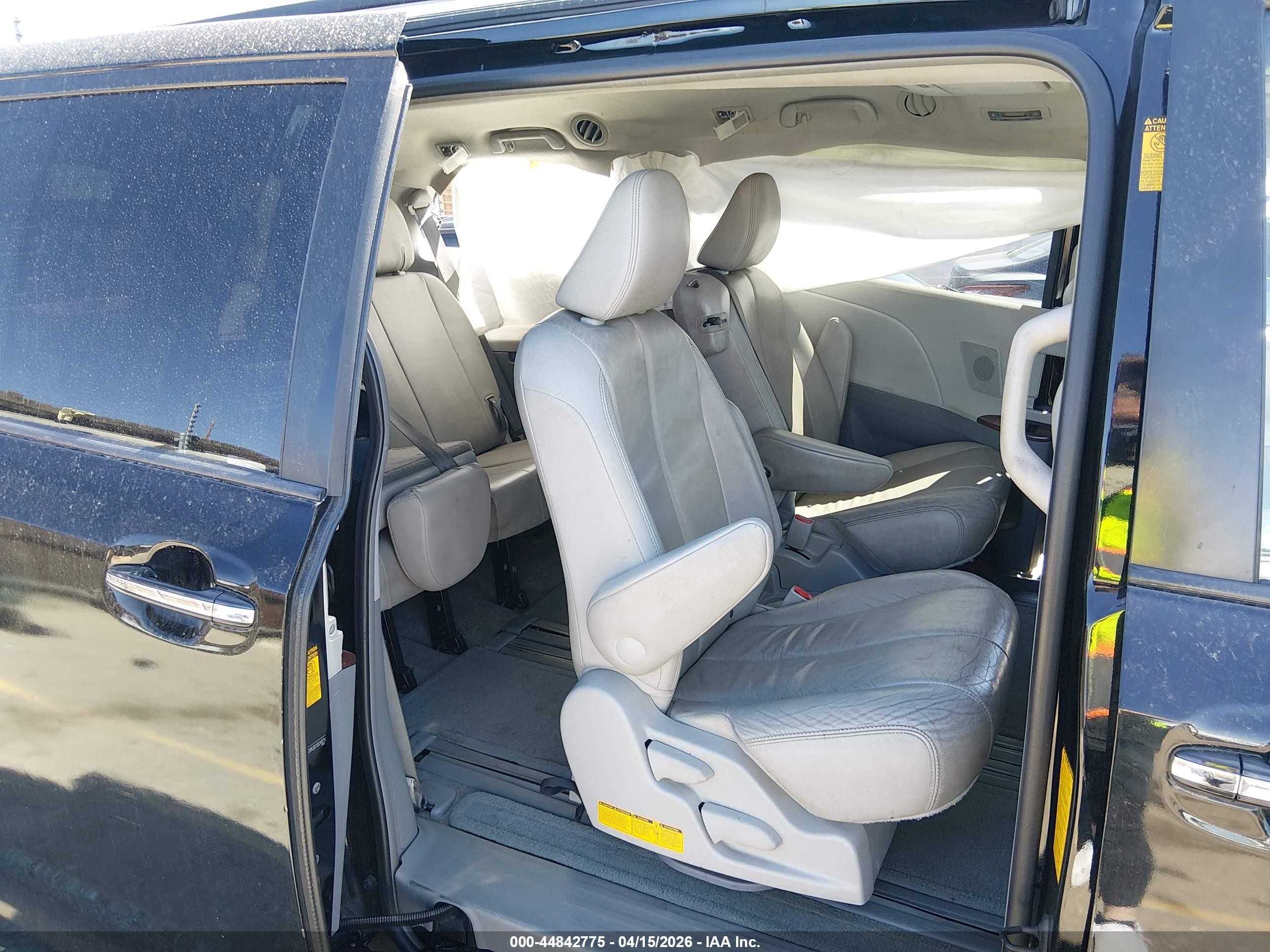 2013 Toyota Sienna Xle V6 8 Passenger Black vin: 5TDYK3DC1DS349724