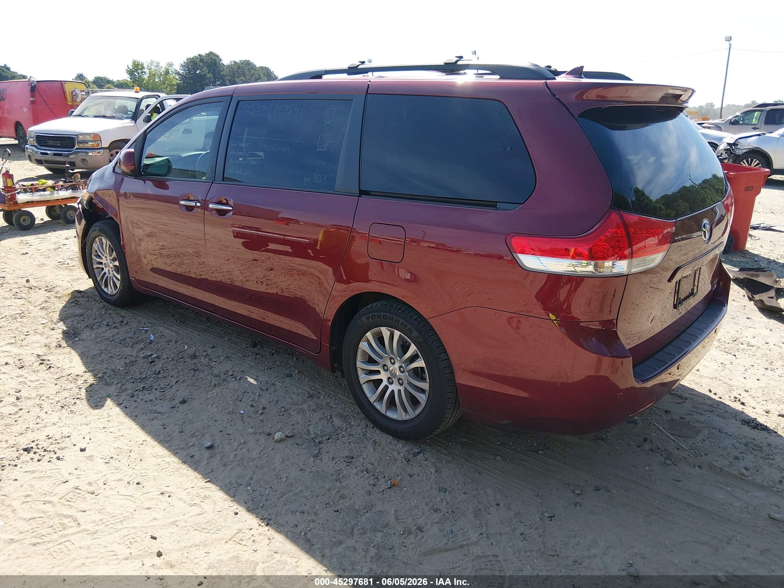 2013 Toyota Sienna Xle V6 8 Passenger Burgundy vin: 5TDYK3DC1DS398101
