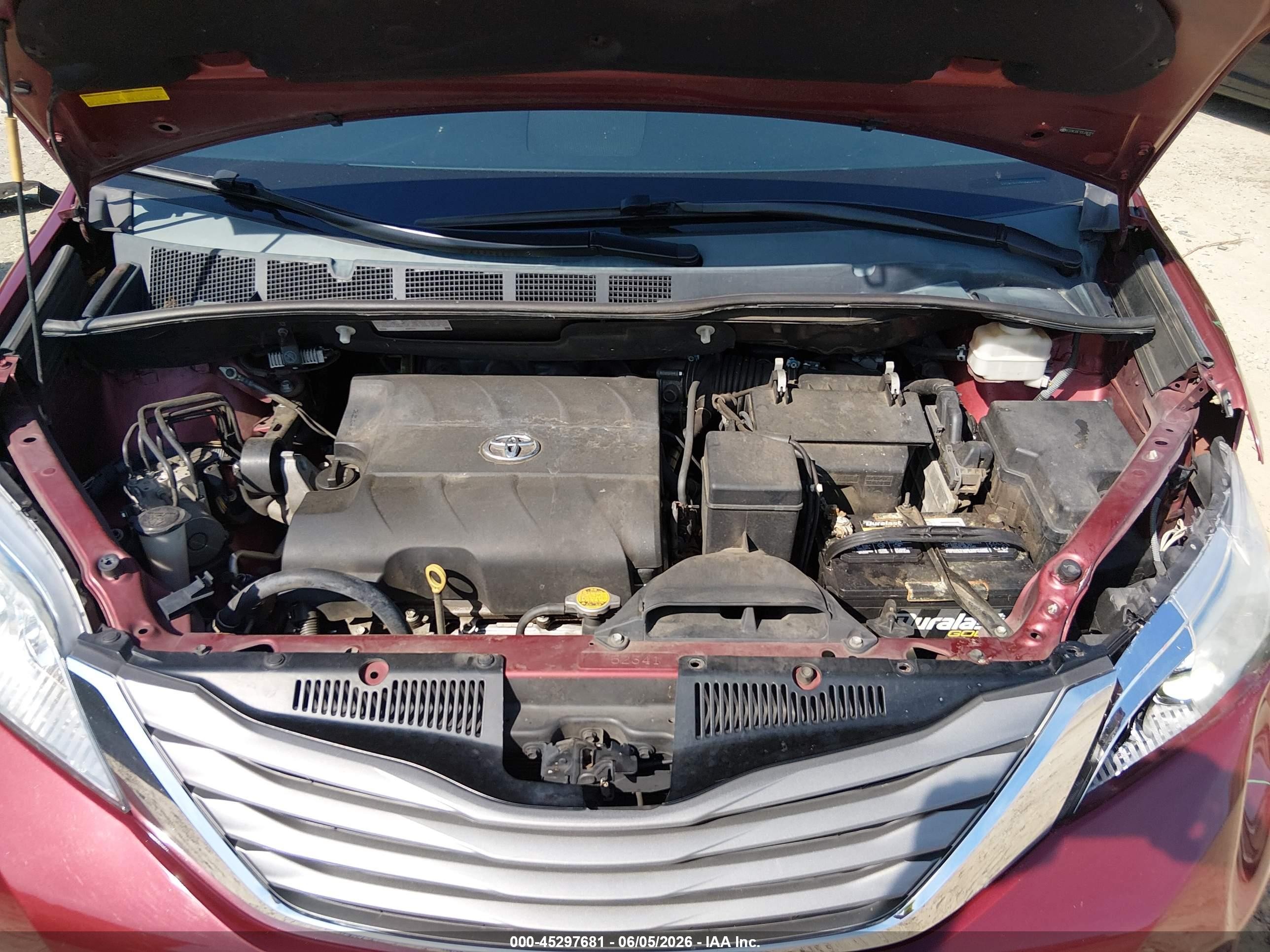 2013 Toyota Sienna Xle V6 8 Passenger Burgundy vin: 5TDYK3DC1DS398101