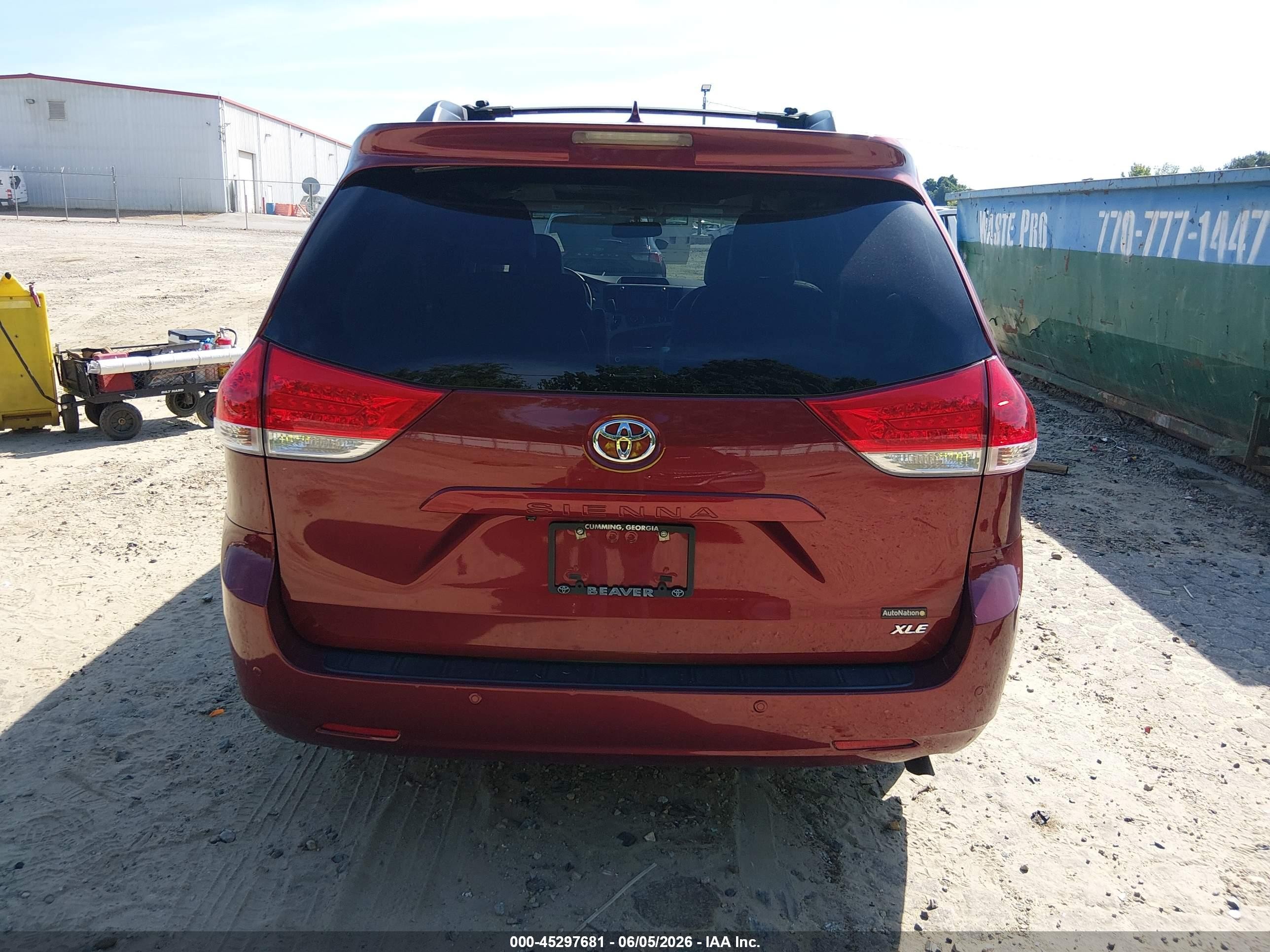 2013 Toyota Sienna Xle V6 8 Passenger Burgundy vin: 5TDYK3DC1DS398101