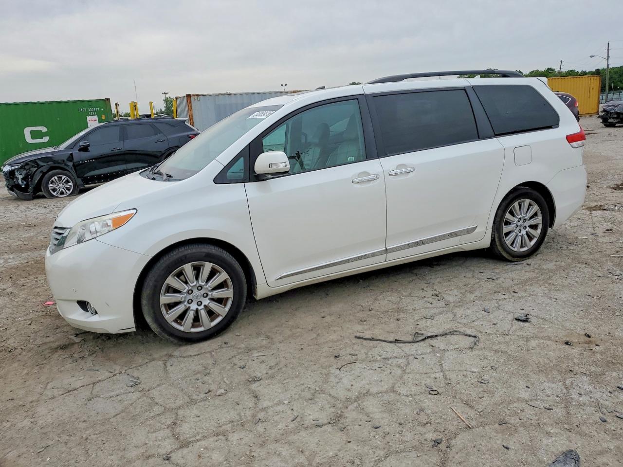 2014 Toyota Sienna Limited 7-passenger White vin: 5TDYK3DC1ES445919