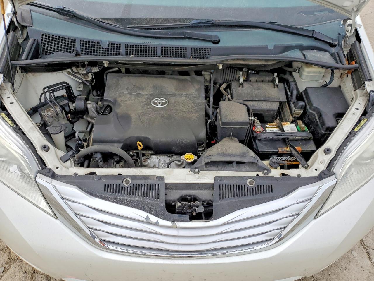 2014 Toyota Sienna Limited 7-passenger White vin: 5TDYK3DC1ES445919