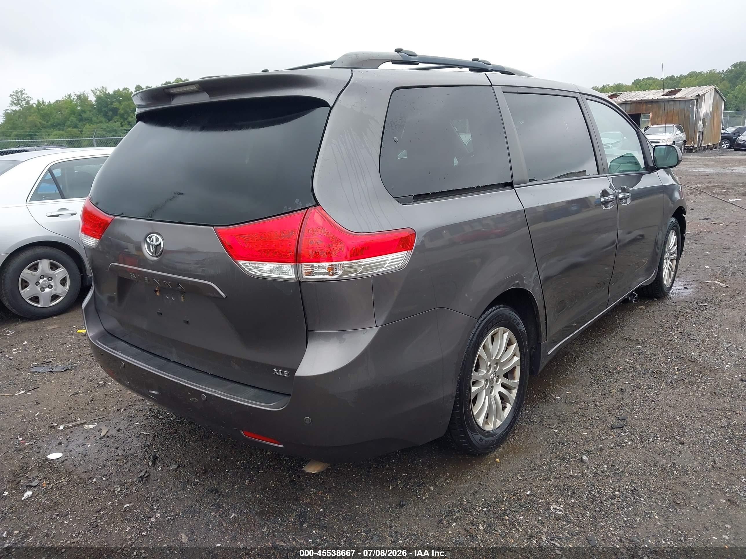2014 Toyota Sienna Xle V6 8 Passenger Gray vin: 5TDYK3DC1ES454894
