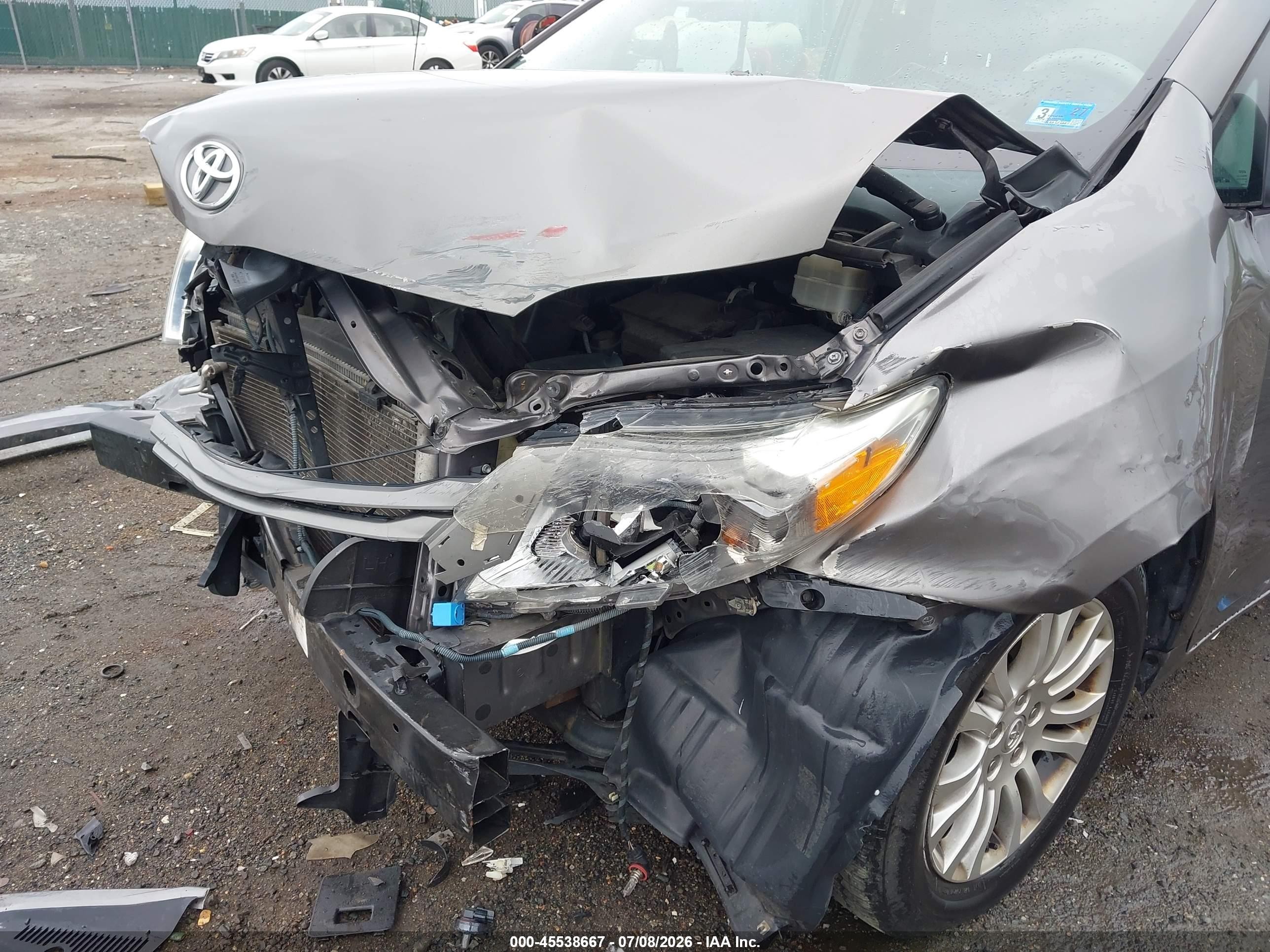 2014 Toyota Sienna Xle V6 8 Passenger Gray vin: 5TDYK3DC1ES454894