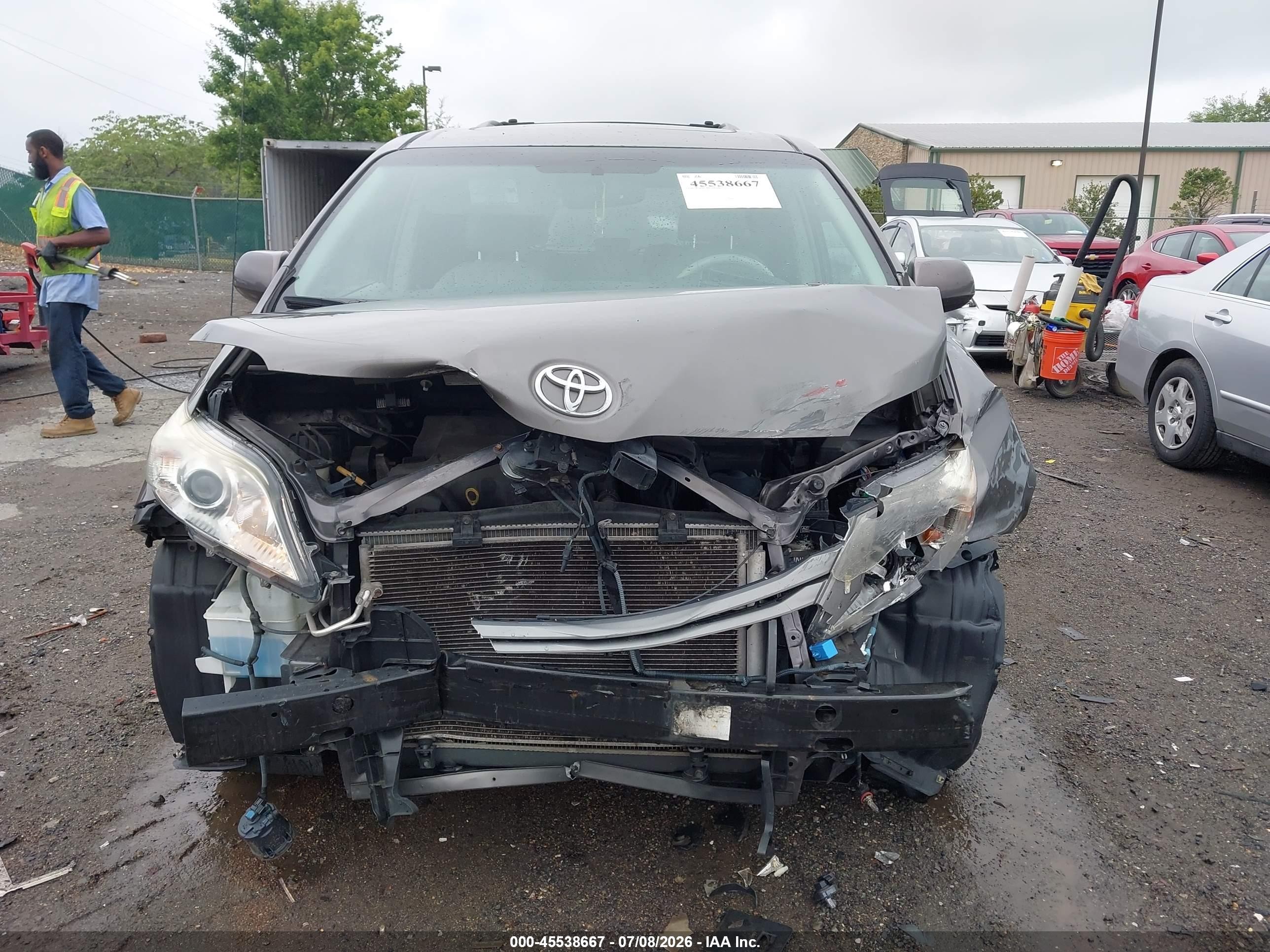 2014 Toyota Sienna Xle V6 8 Passenger Gray vin: 5TDYK3DC1ES454894