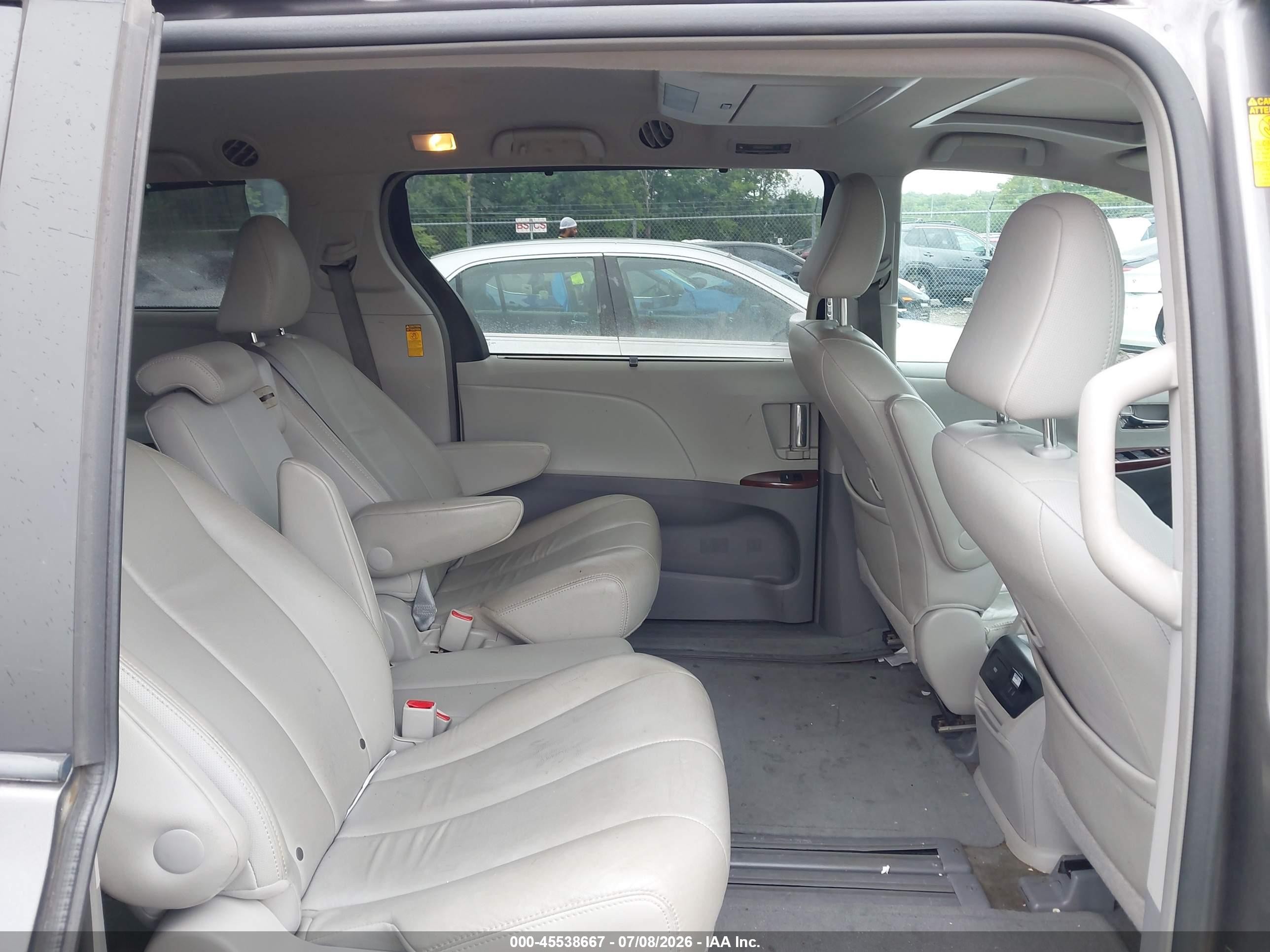 2014 Toyota Sienna Xle V6 8 Passenger Gray vin: 5TDYK3DC1ES454894