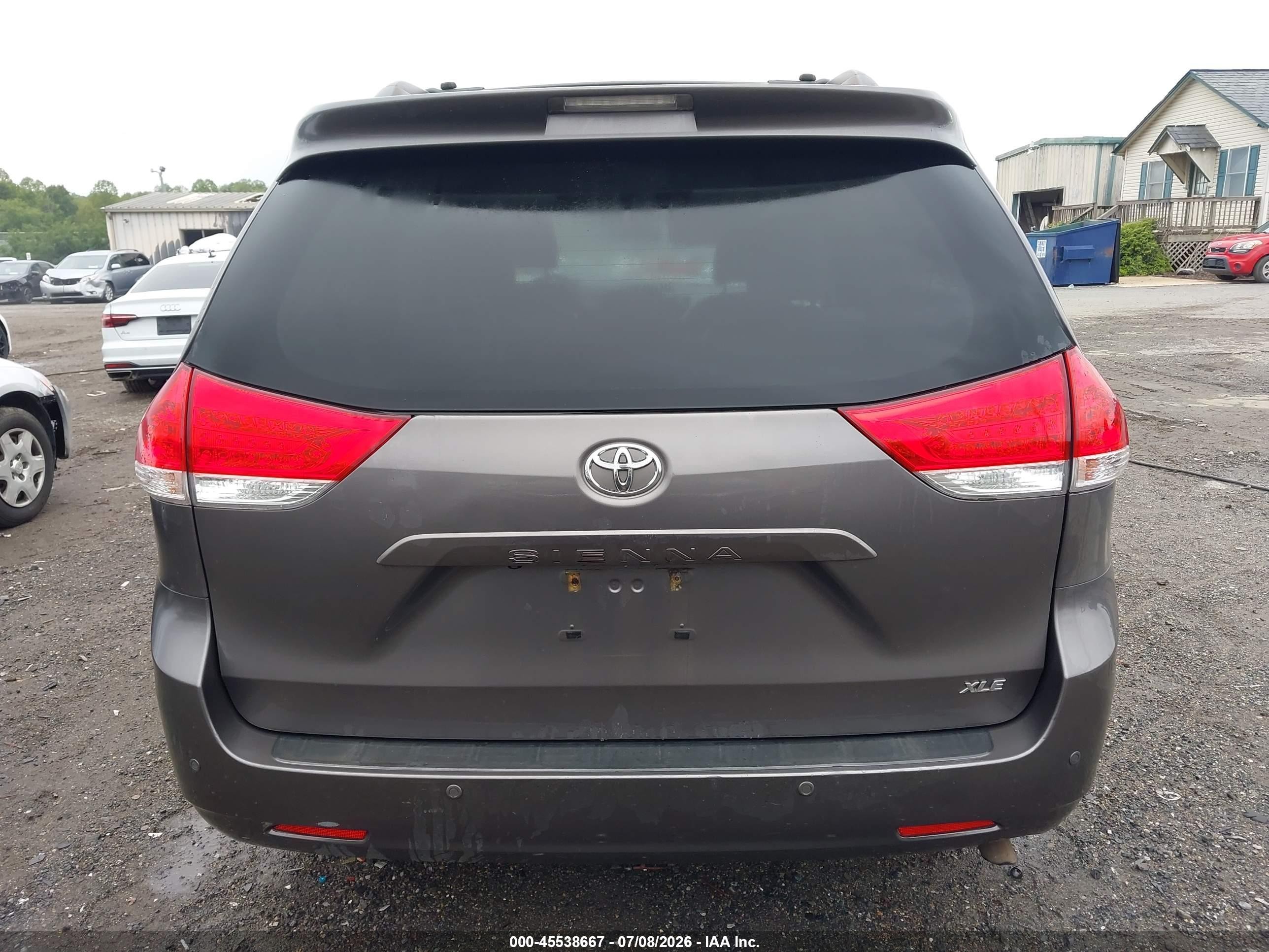 2014 Toyota Sienna Xle V6 8 Passenger Gray vin: 5TDYK3DC1ES454894