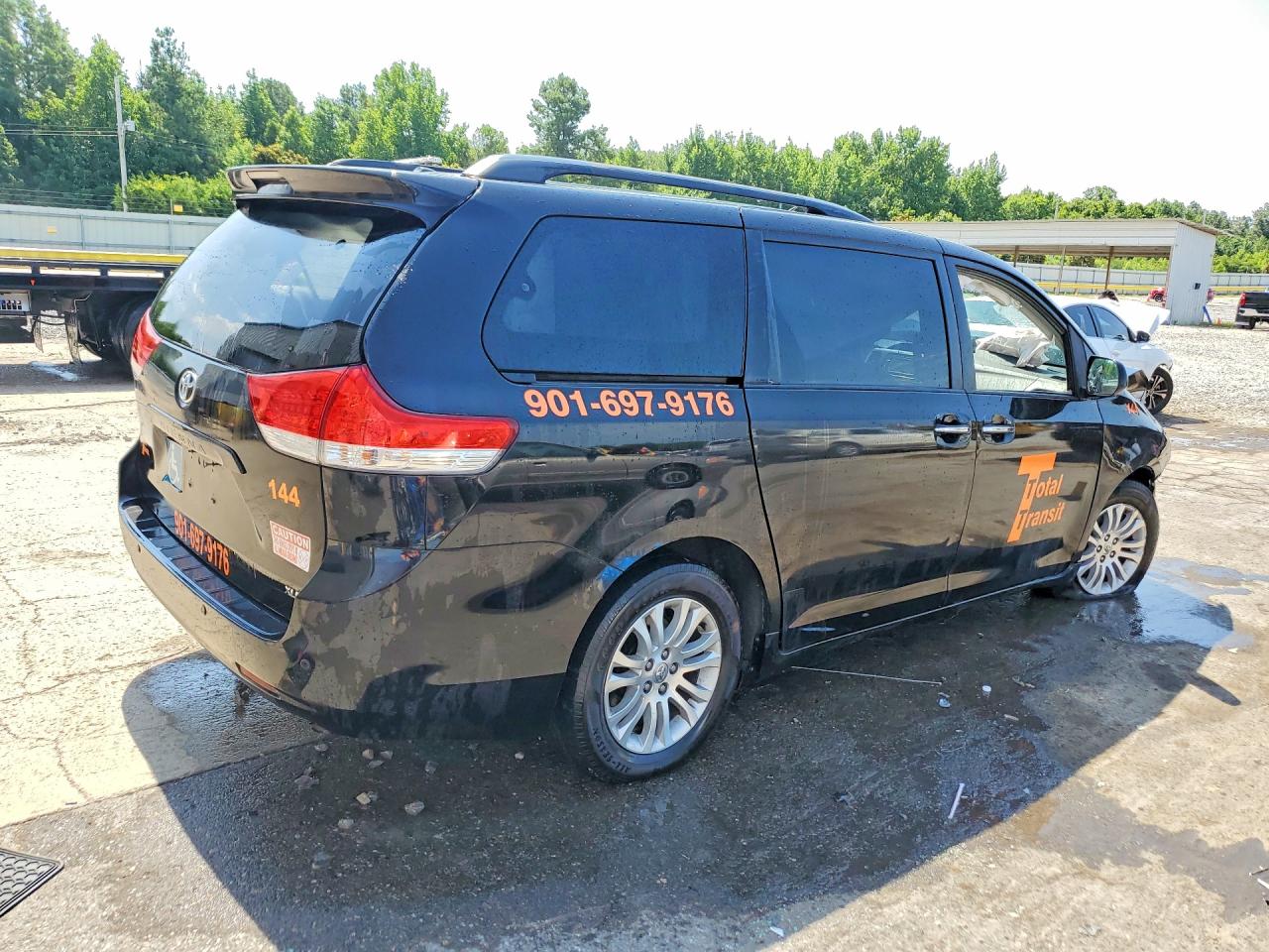 2014 Toyota Sienna Xle 8-passenger Black vin: 5TDYK3DC1ES462476