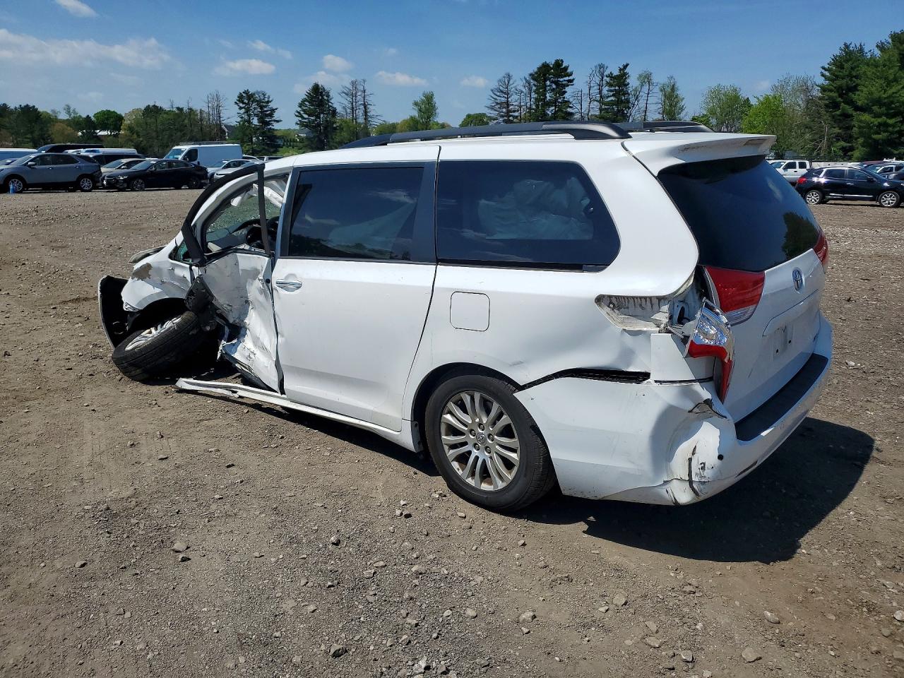 2014 Toyota Sienna Xle 8-passenger White vin: 5TDYK3DC1ES472750