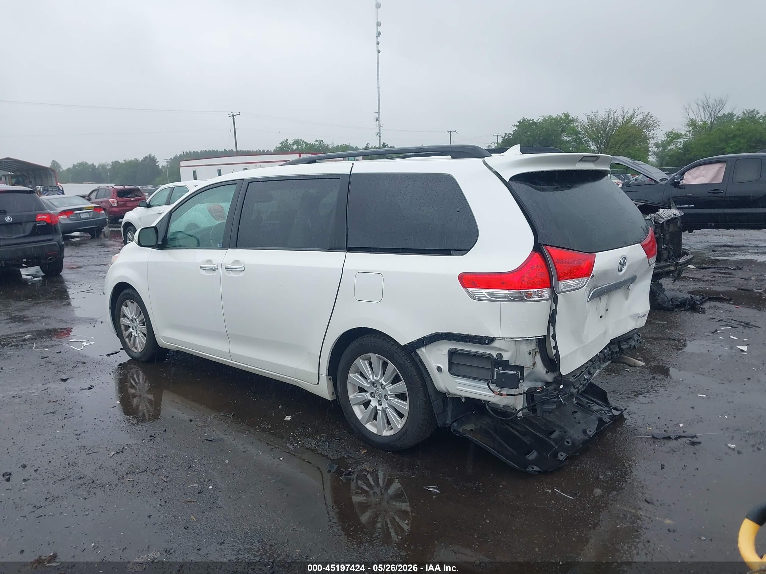 2014 Toyota Sienna Limited V6 7 Passenger White vin: 5TDYK3DC1ES478290
