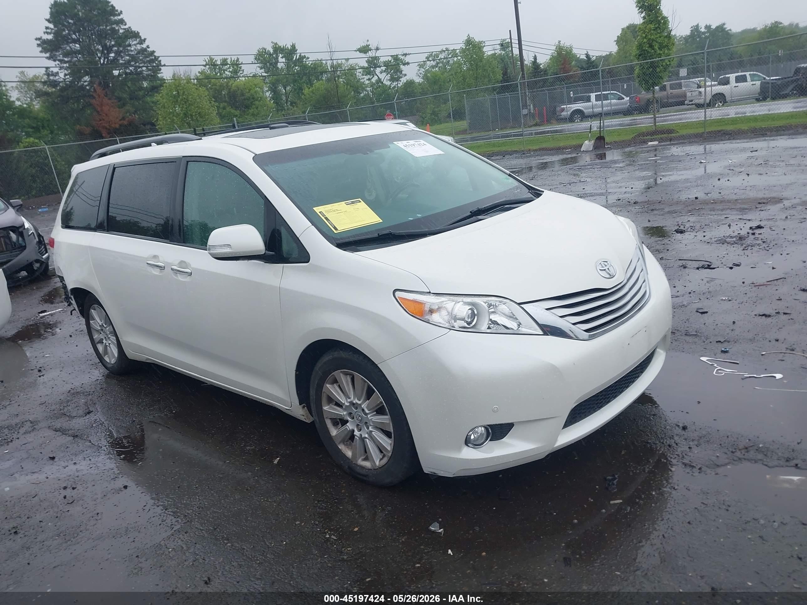 2014 Toyota Sienna Limited V6 7 Passenger White vin: 5TDYK3DC1ES478290