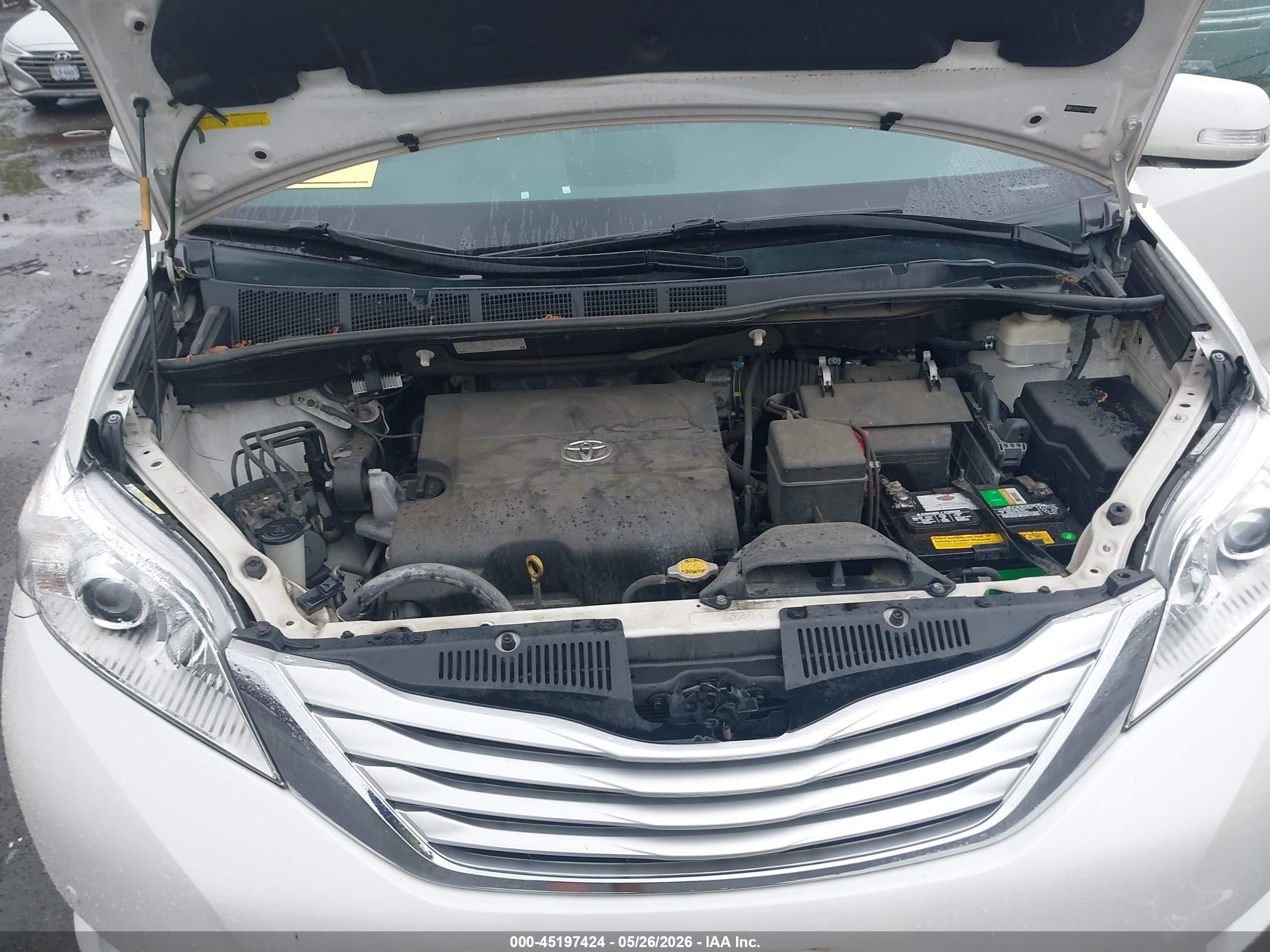 2014 Toyota Sienna Limited V6 7 Passenger White vin: 5TDYK3DC1ES478290