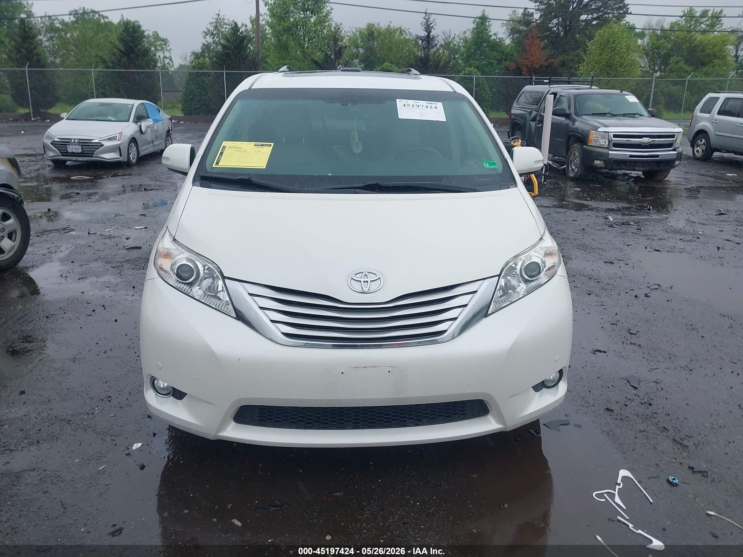 2014 Toyota Sienna Limited V6 7 Passenger White vin: 5TDYK3DC1ES478290