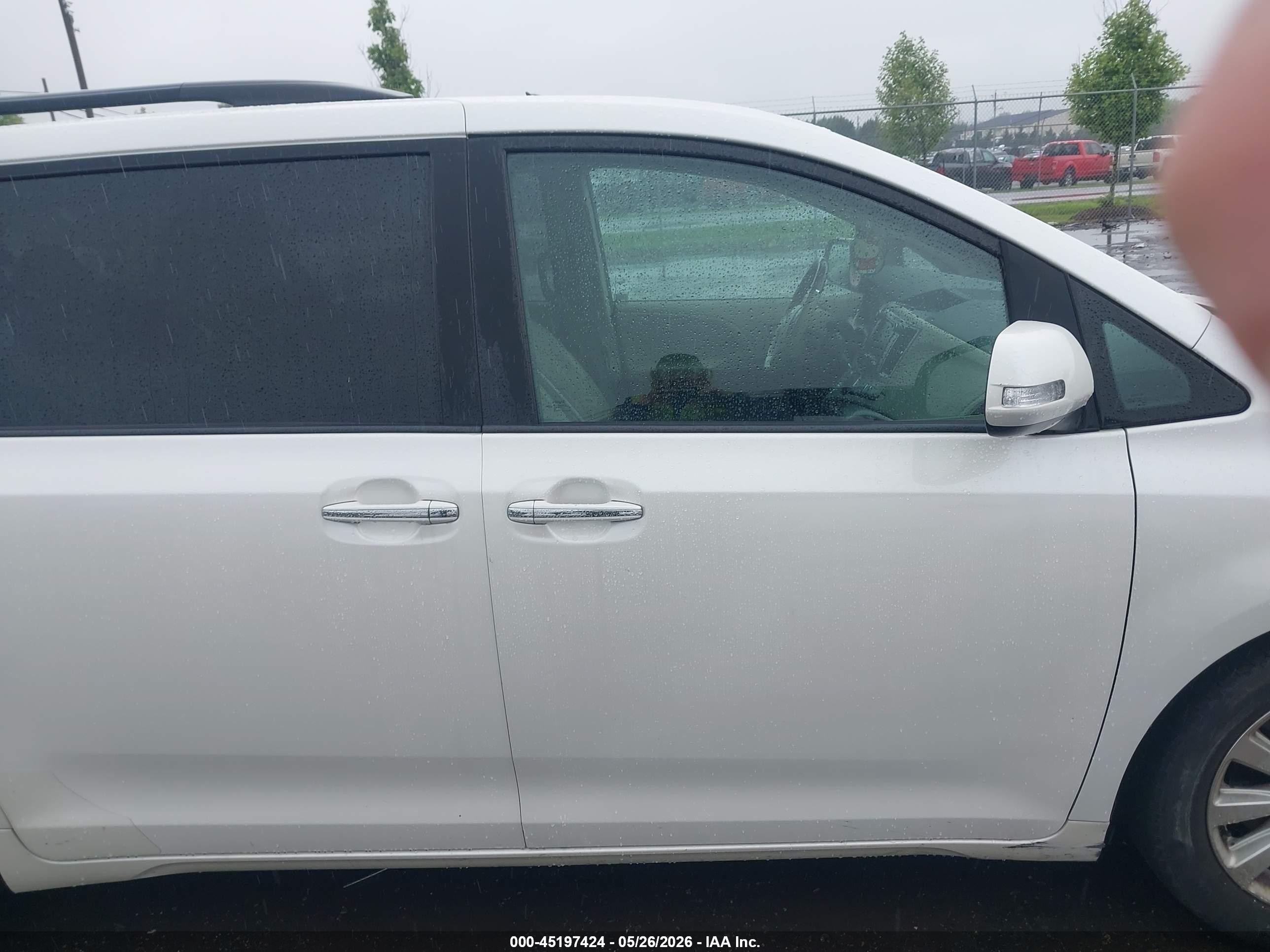 2014 Toyota Sienna Limited V6 7 Passenger White vin: 5TDYK3DC1ES478290