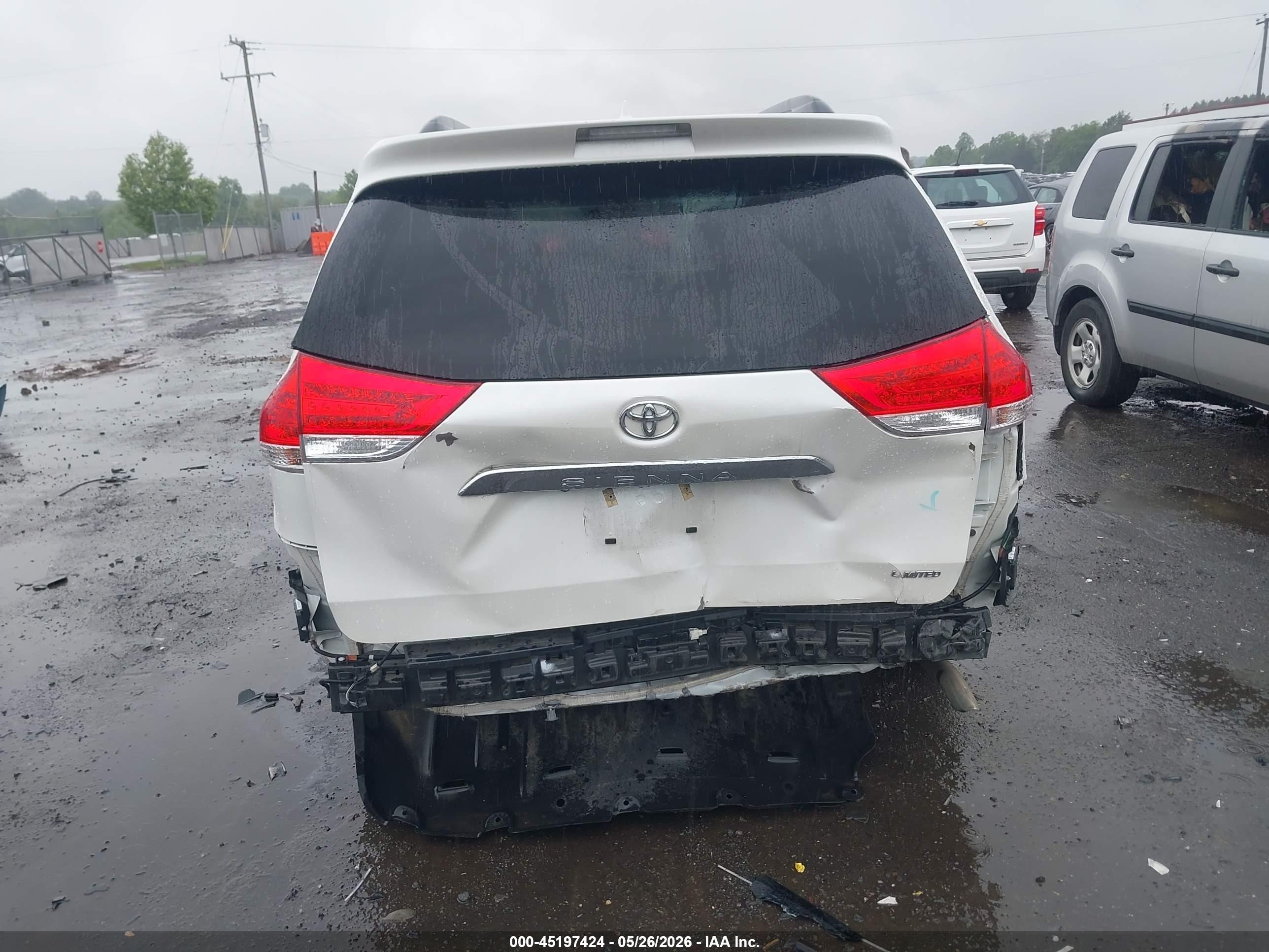 2014 Toyota Sienna Limited V6 7 Passenger White vin: 5TDYK3DC1ES478290