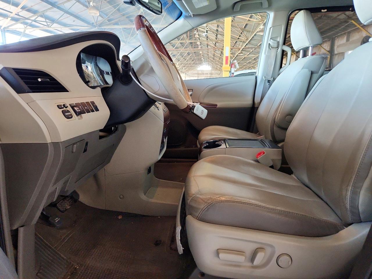 2014 Toyota Sienna Limited 7-passenger Белый vin: 5TDYK3DC1ES490682