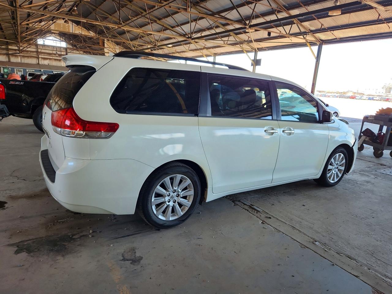 2014 Toyota Sienna Limited 7-passenger Белый vin: 5TDYK3DC1ES490682
