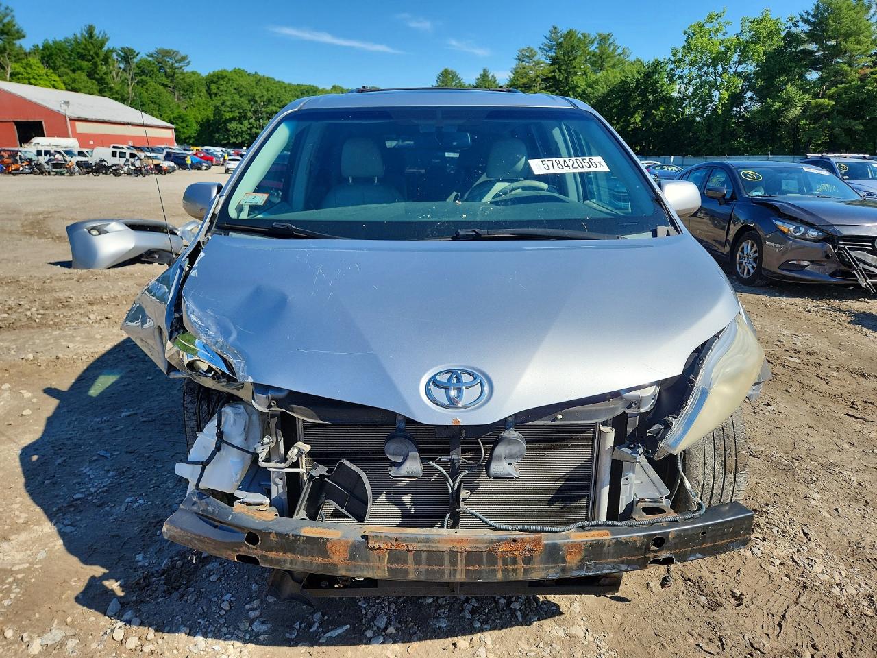 2014 Toyota Sienna Xle 8-passenger Silver vin: 5TDYK3DC1ES504516