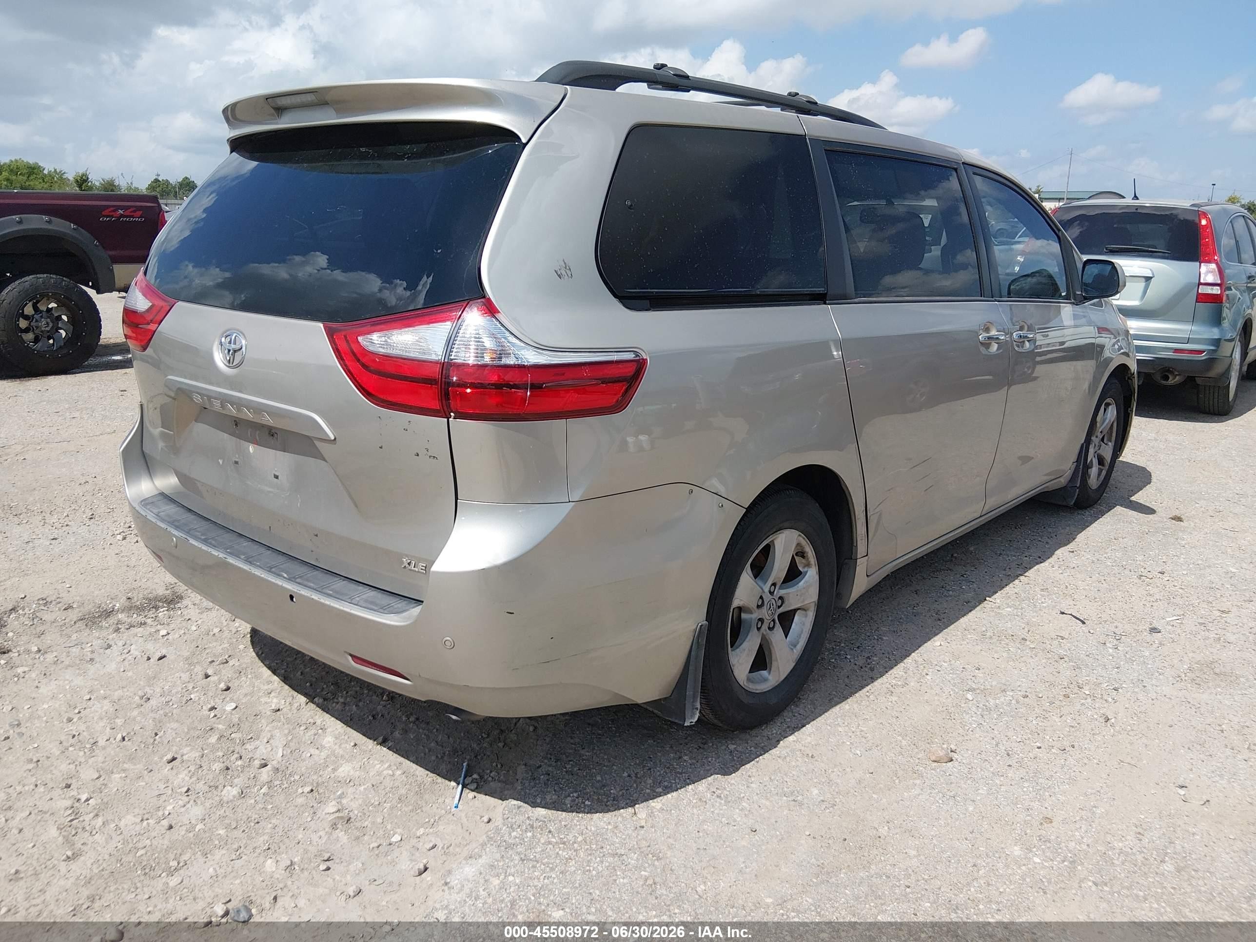 2015 Toyota Sienna Xle 8 Passenger Beige vin: 5TDYK3DC1FS535296
