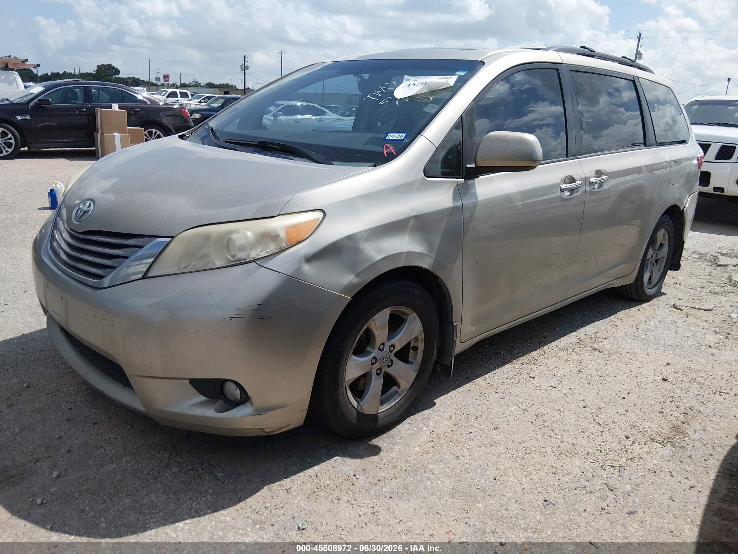 2015 Toyota Sienna Xle 8 Passenger Beige vin: 5TDYK3DC1FS535296