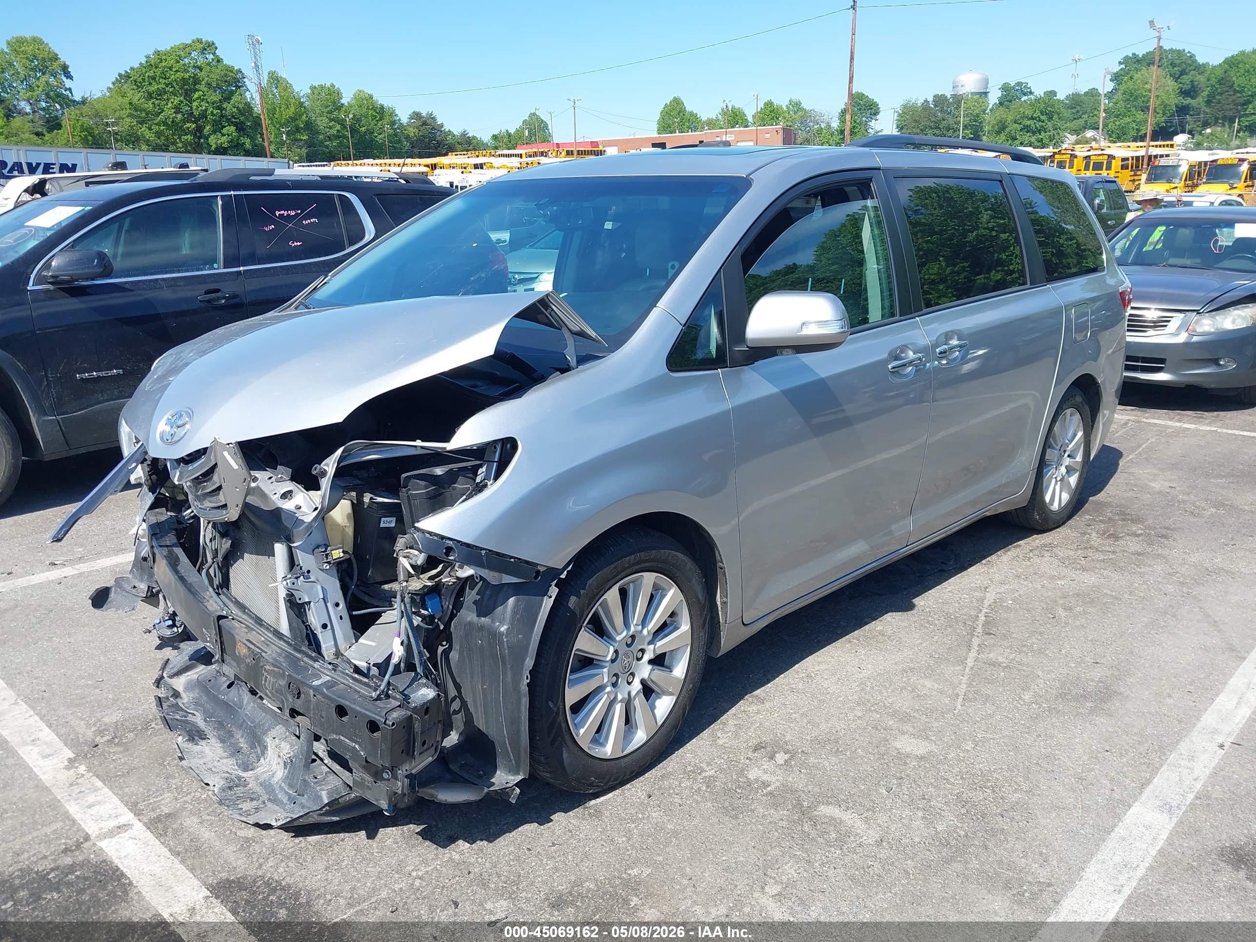 2015 Toyota Sienna Limited Premium 7 Passenger Silver vin: 5TDYK3DC1FS544211