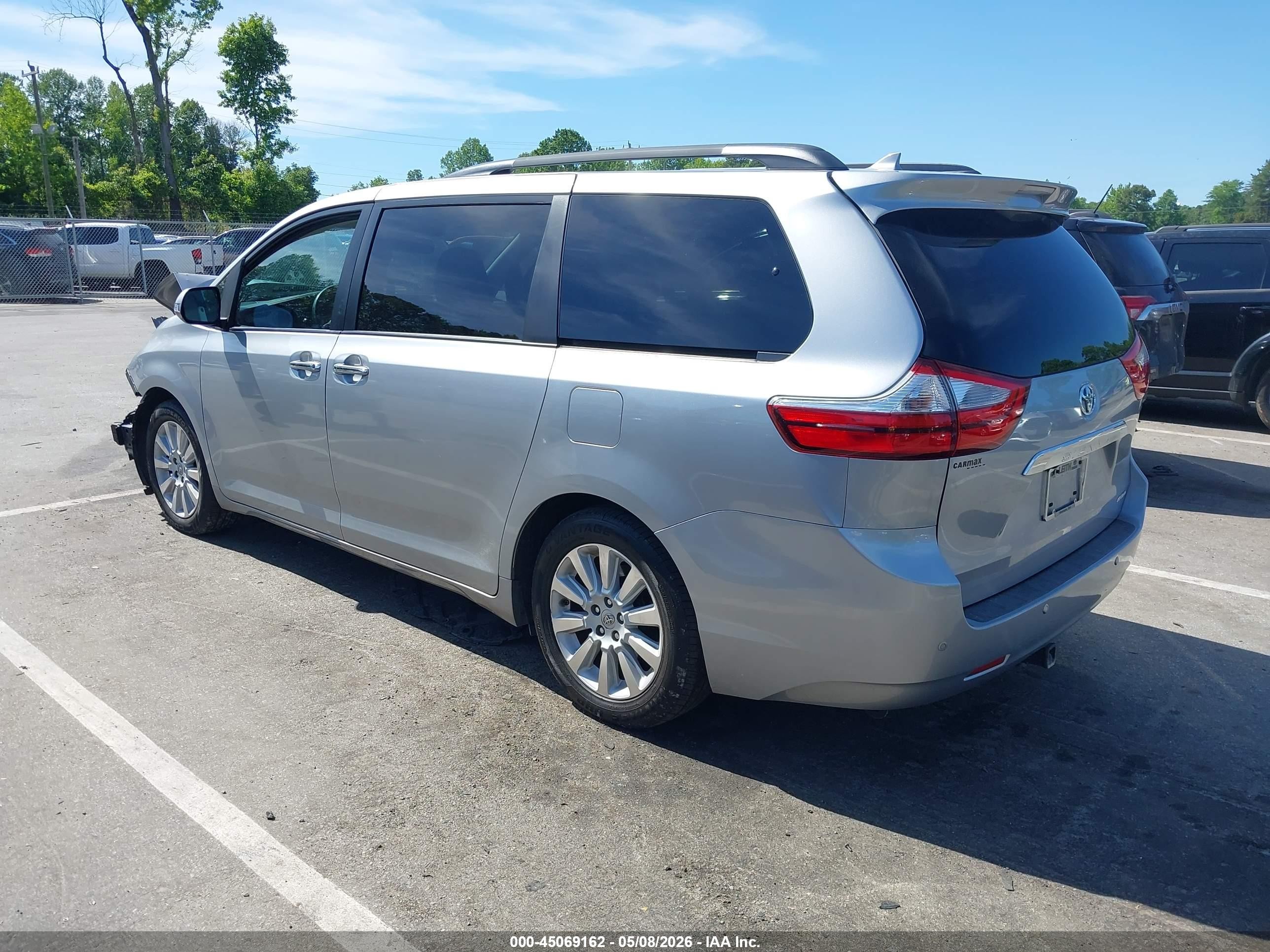 2015 Toyota Sienna Limited Premium 7 Passenger Silver vin: 5TDYK3DC1FS544211