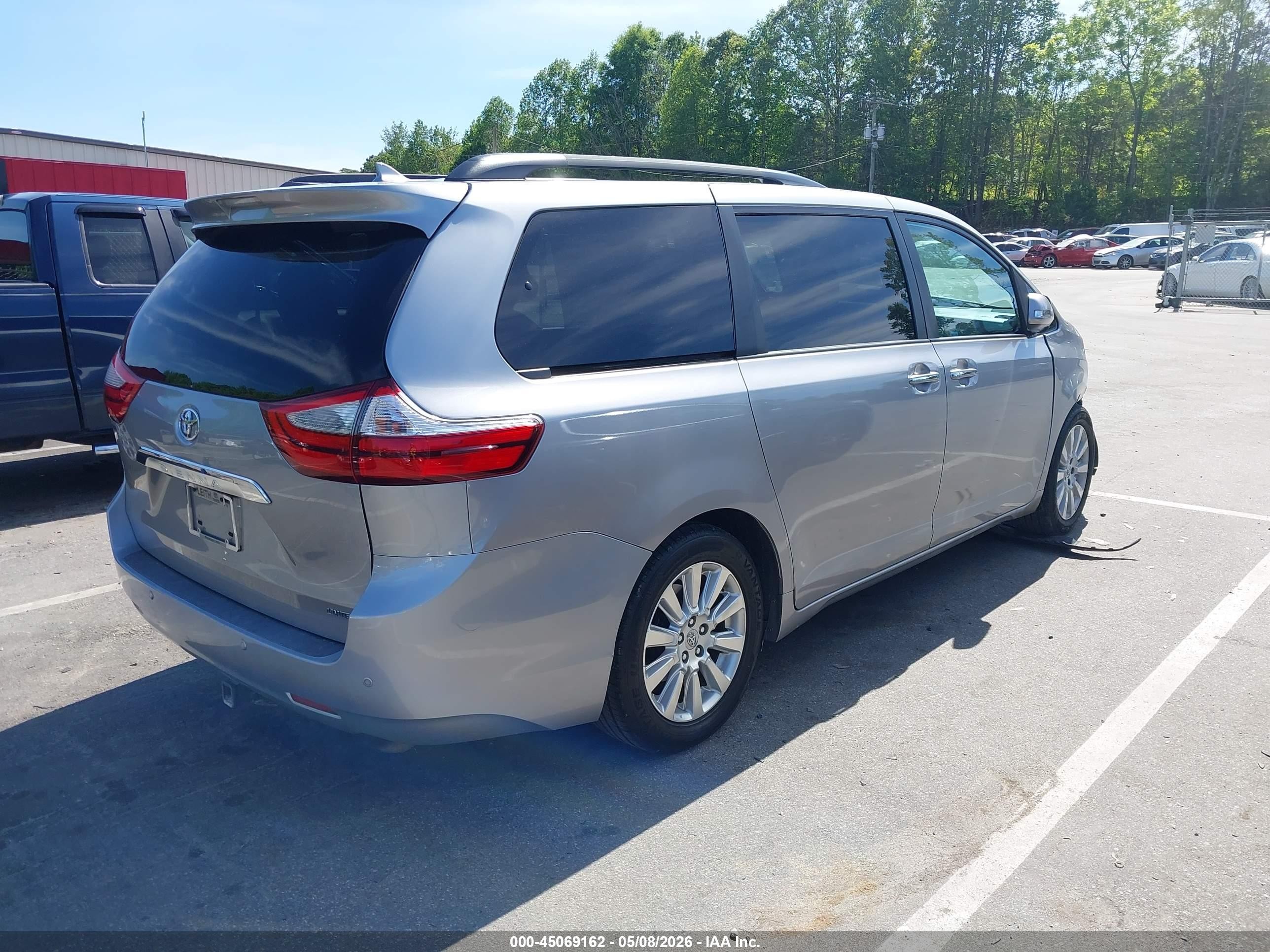 2015 Toyota Sienna Limited Premium 7 Passenger Silver vin: 5TDYK3DC1FS544211