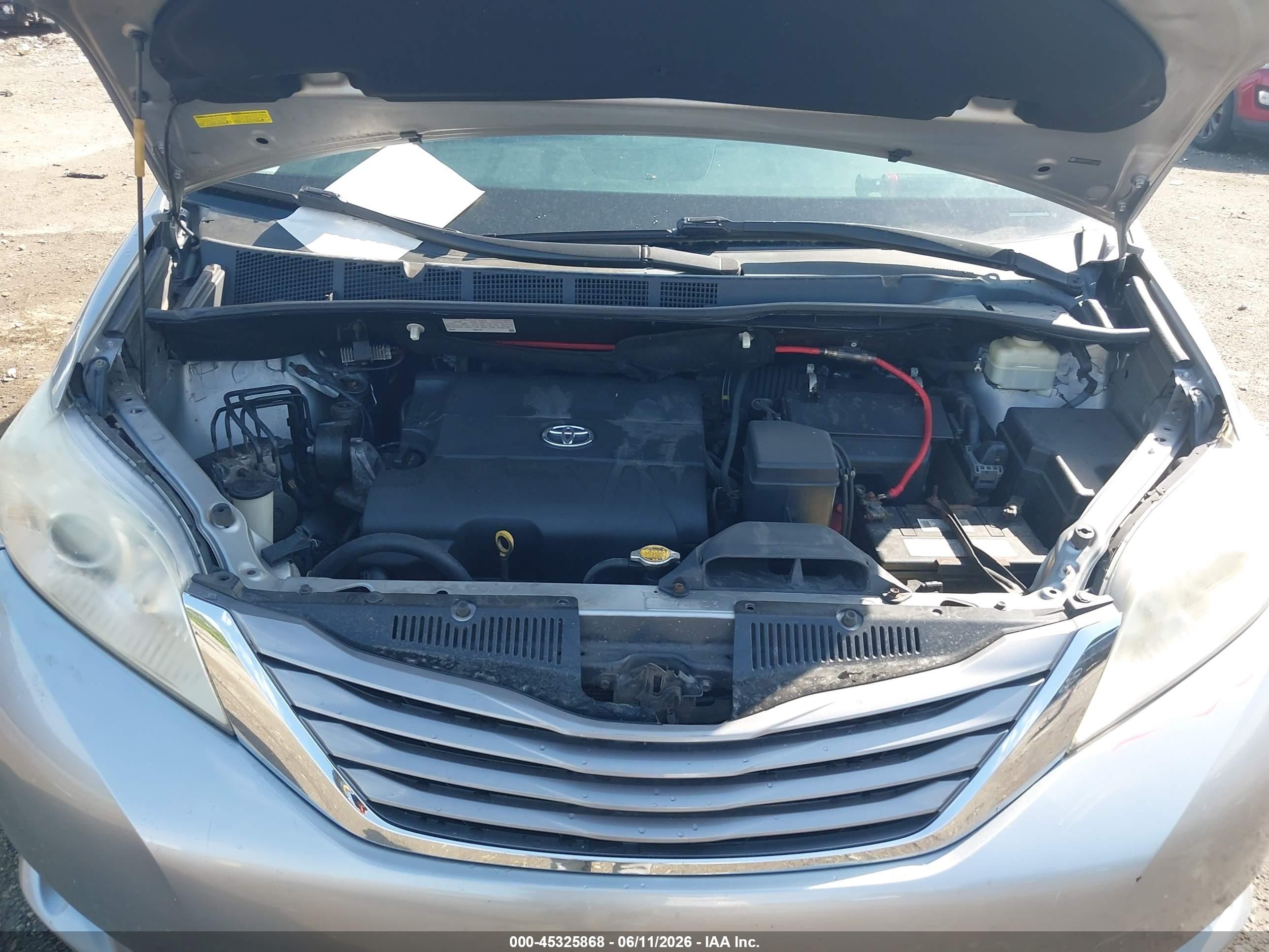 2015 Toyota Sienna Xle 8 Passenger Gray vin: 5TDYK3DC1FS548596