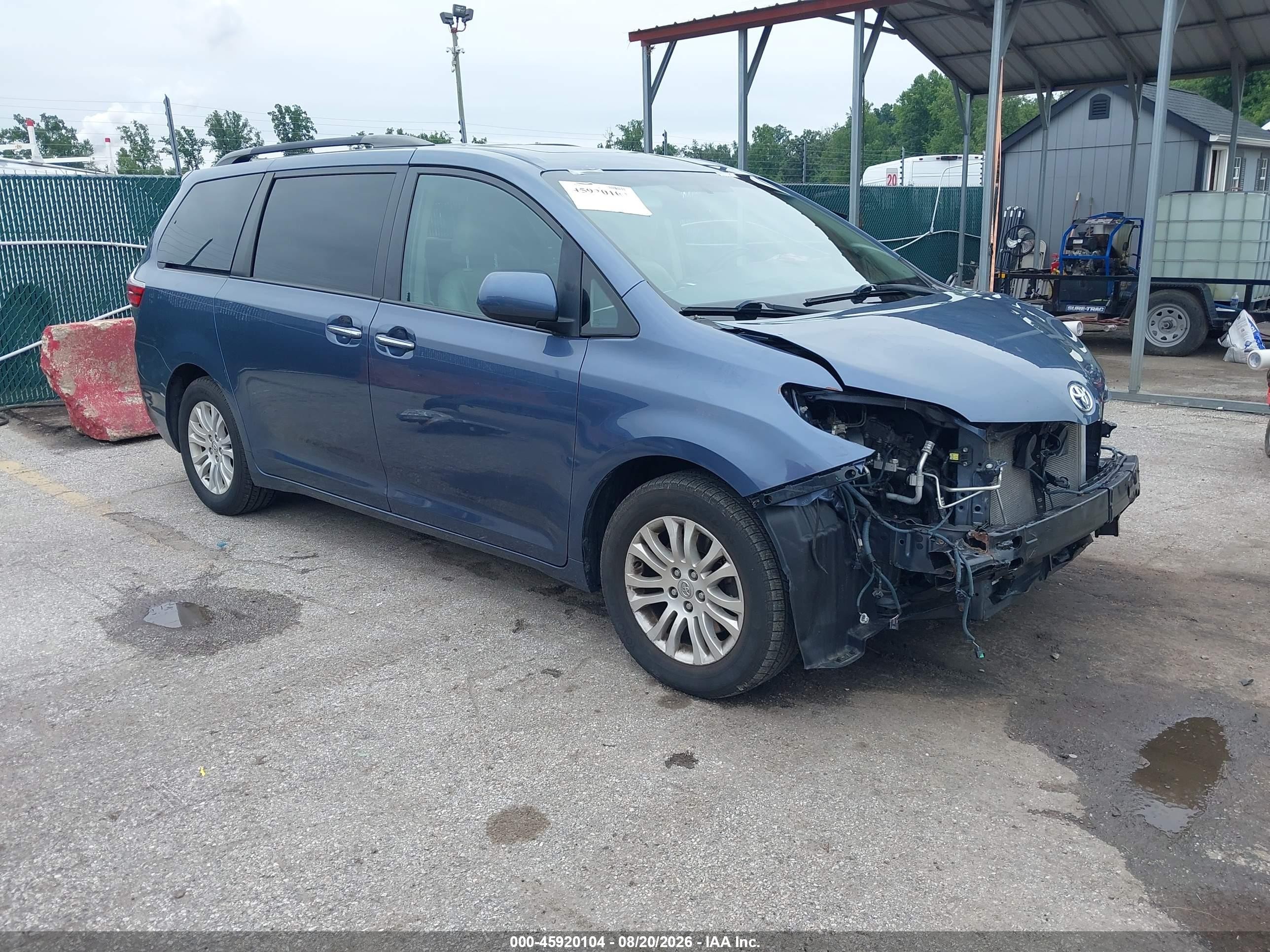 2015 Toyota Sienna Xle/limited Blue vin: 5TDYK3DC1FS551045