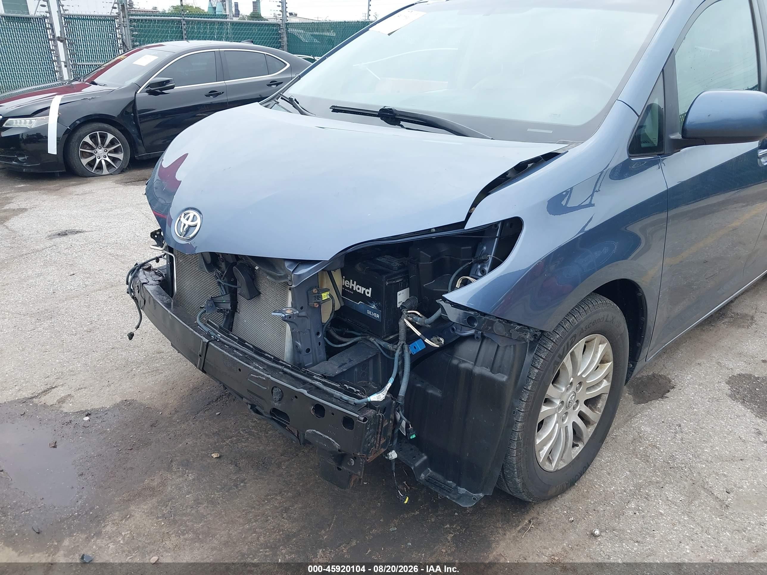2015 Toyota Sienna Xle/limited Blue vin: 5TDYK3DC1FS551045