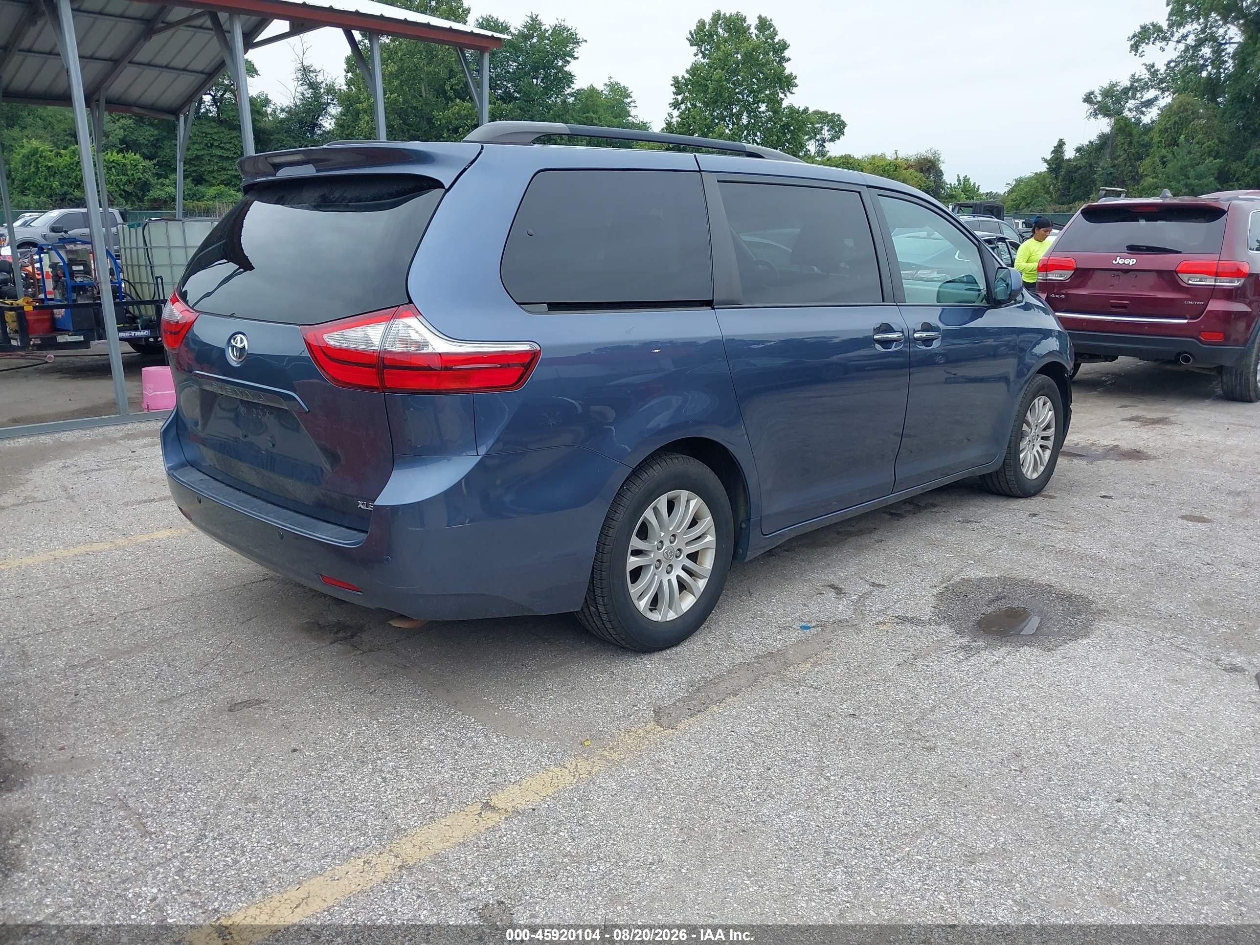2015 Toyota Sienna Xle/limited Blue vin: 5TDYK3DC1FS551045