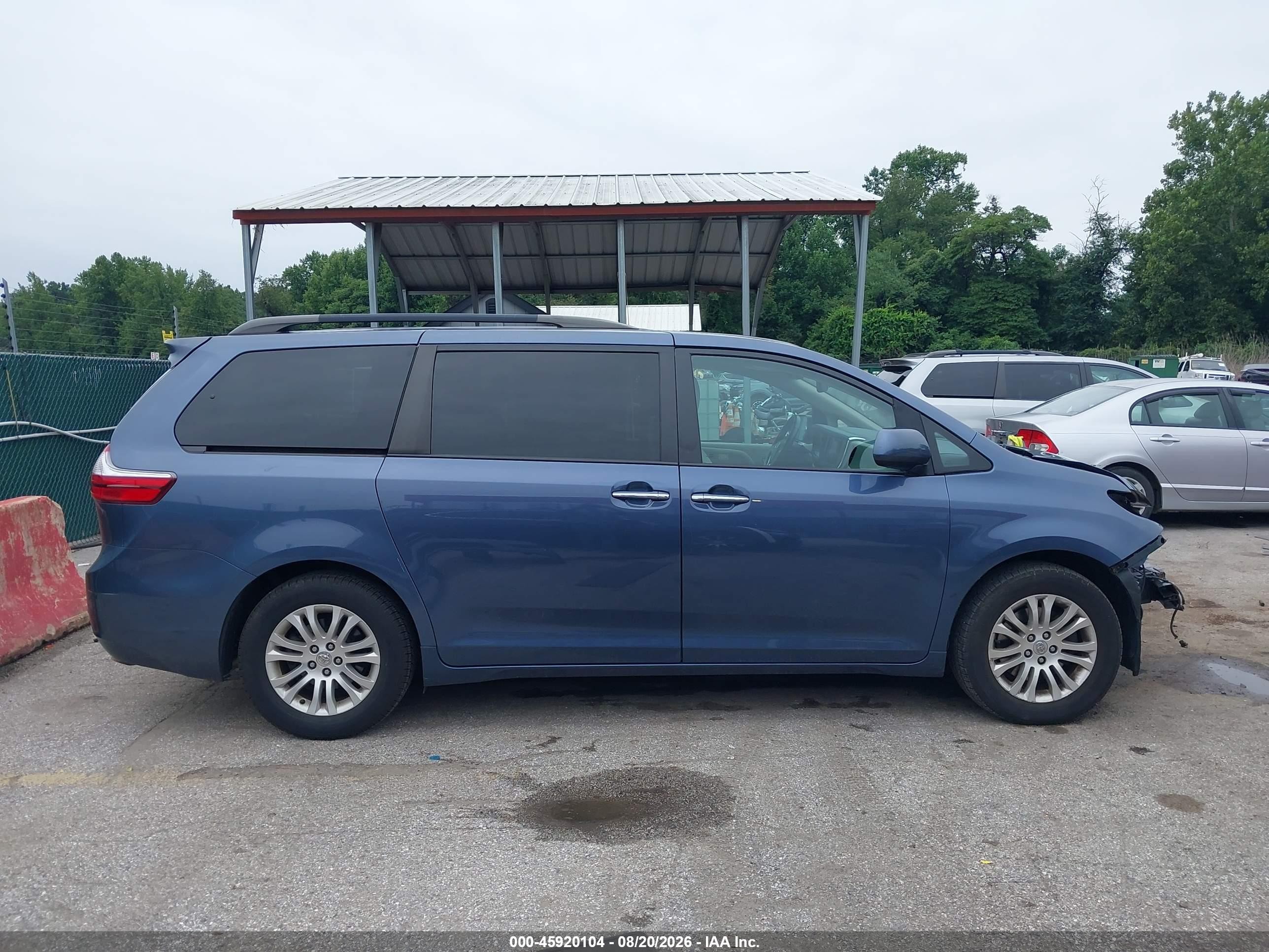 2015 Toyota Sienna Xle/limited Blue vin: 5TDYK3DC1FS551045