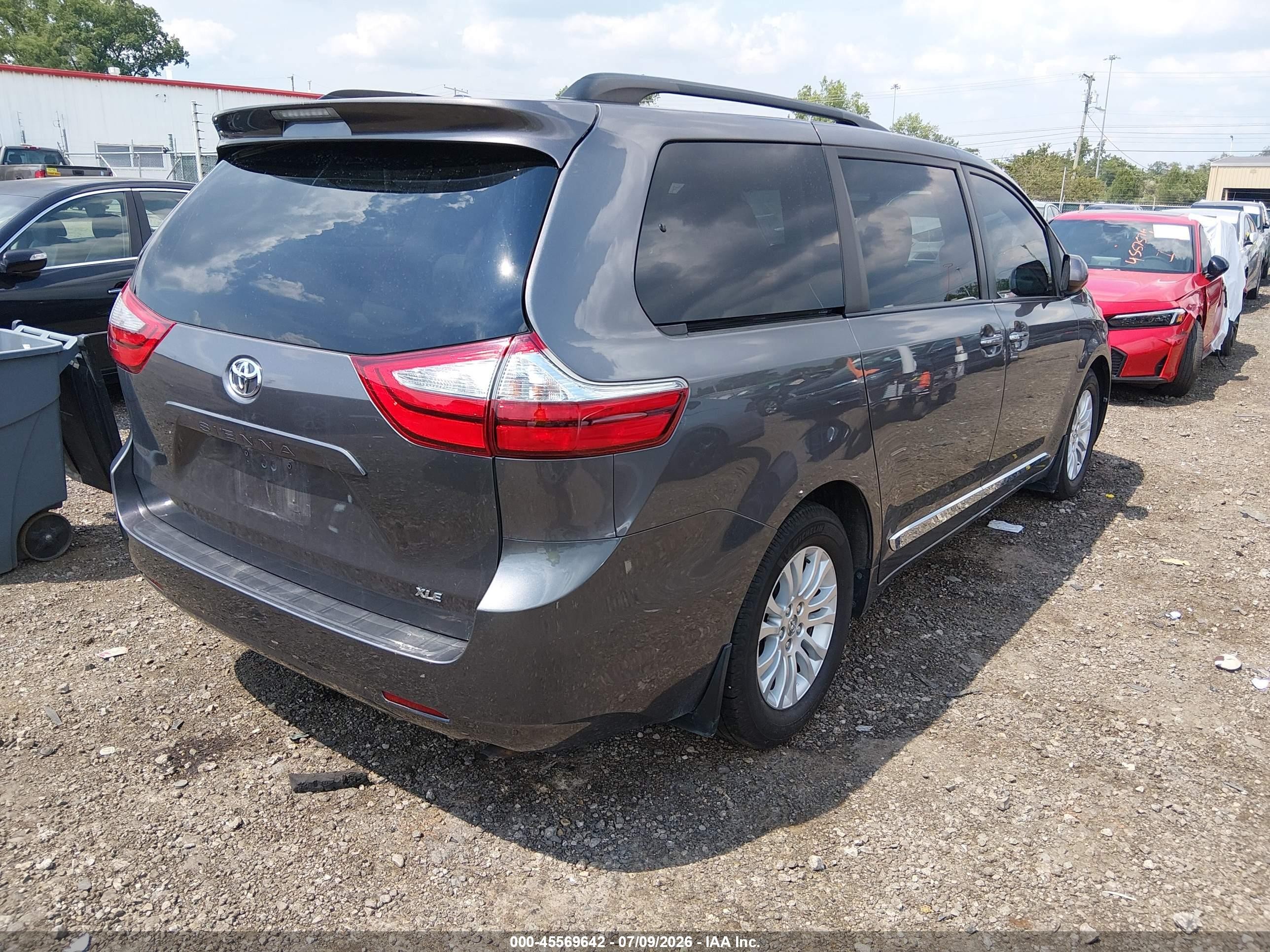 2015 Toyota Sienna Xle 8 Passenger Gray vin: 5TDYK3DC1FS554172