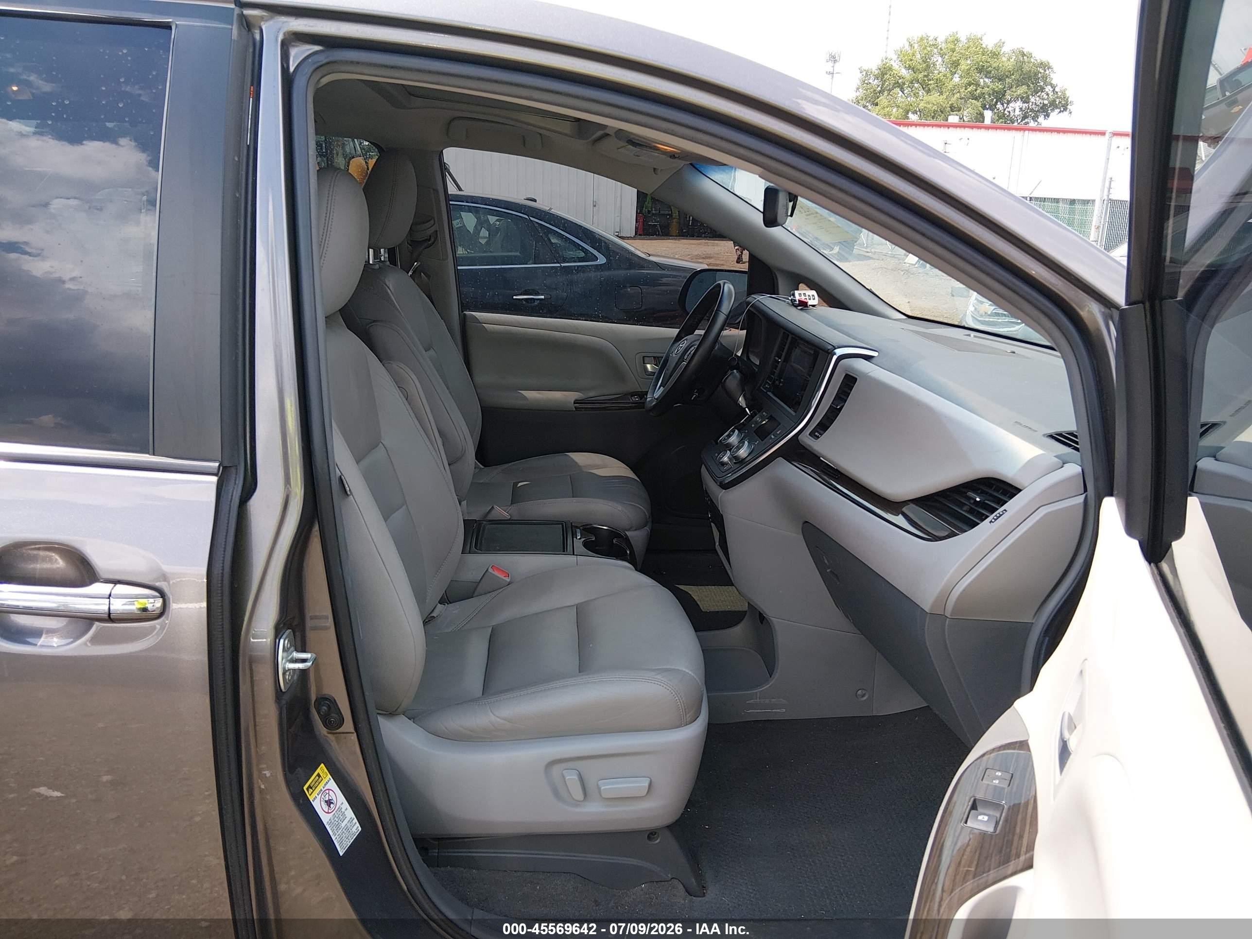 2015 Toyota Sienna Xle 8 Passenger Gray vin: 5TDYK3DC1FS554172